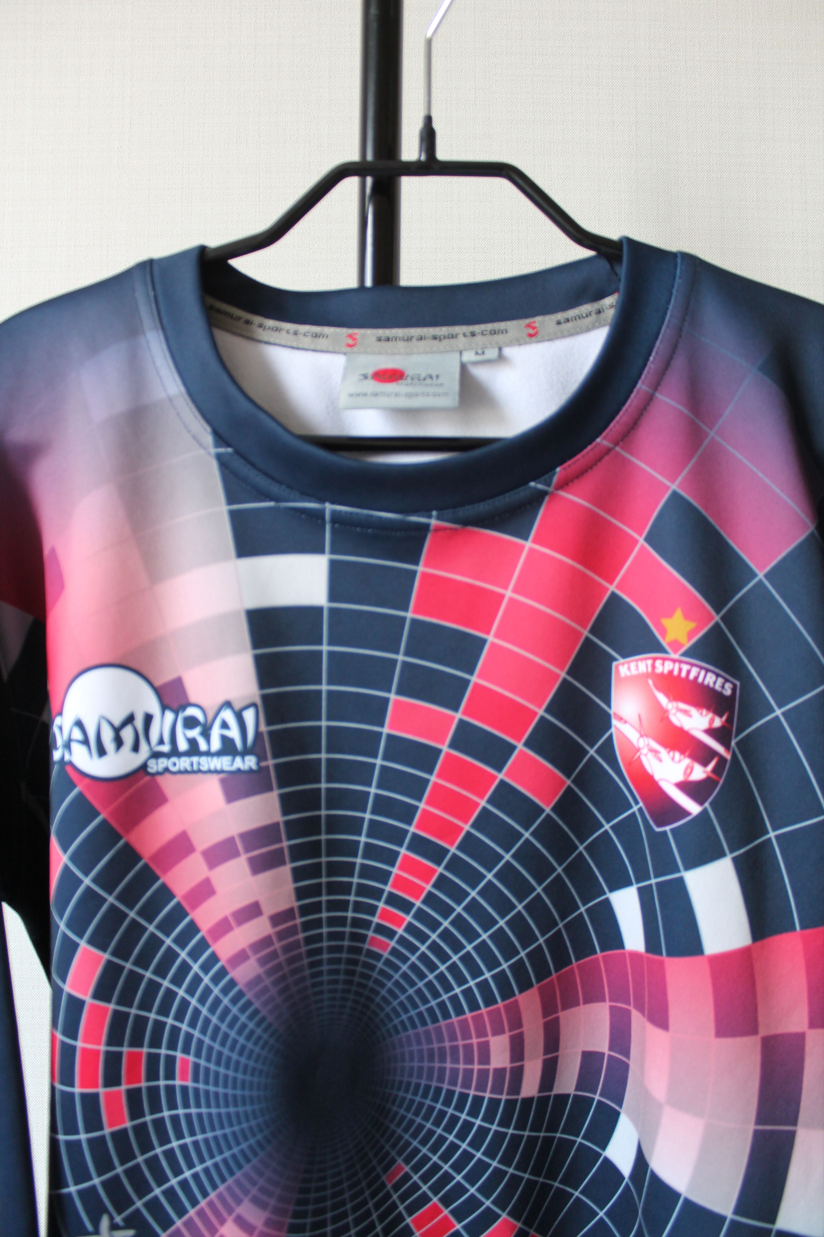 Other 2019 Kent Spitfires Cricket Team # 75 Qadri Warm Jersey Size US M / EU 48-50 / 2 - 3 Thumbnail