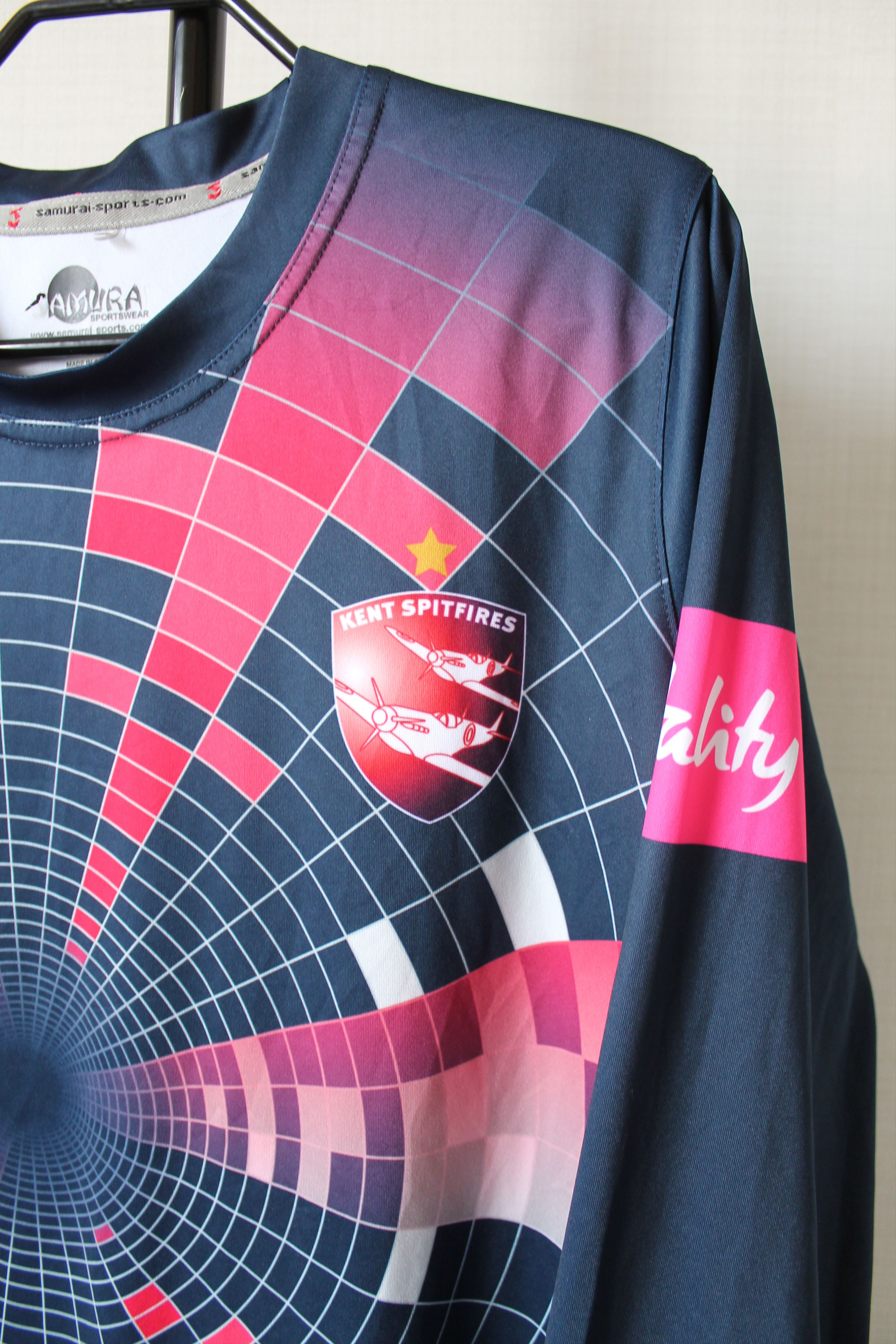 Vintage 2019 Kent Spitfires Cricket Team # 75 Qadri Jersey Size US M / EU 48-50 / 2 - 5 Thumbnail