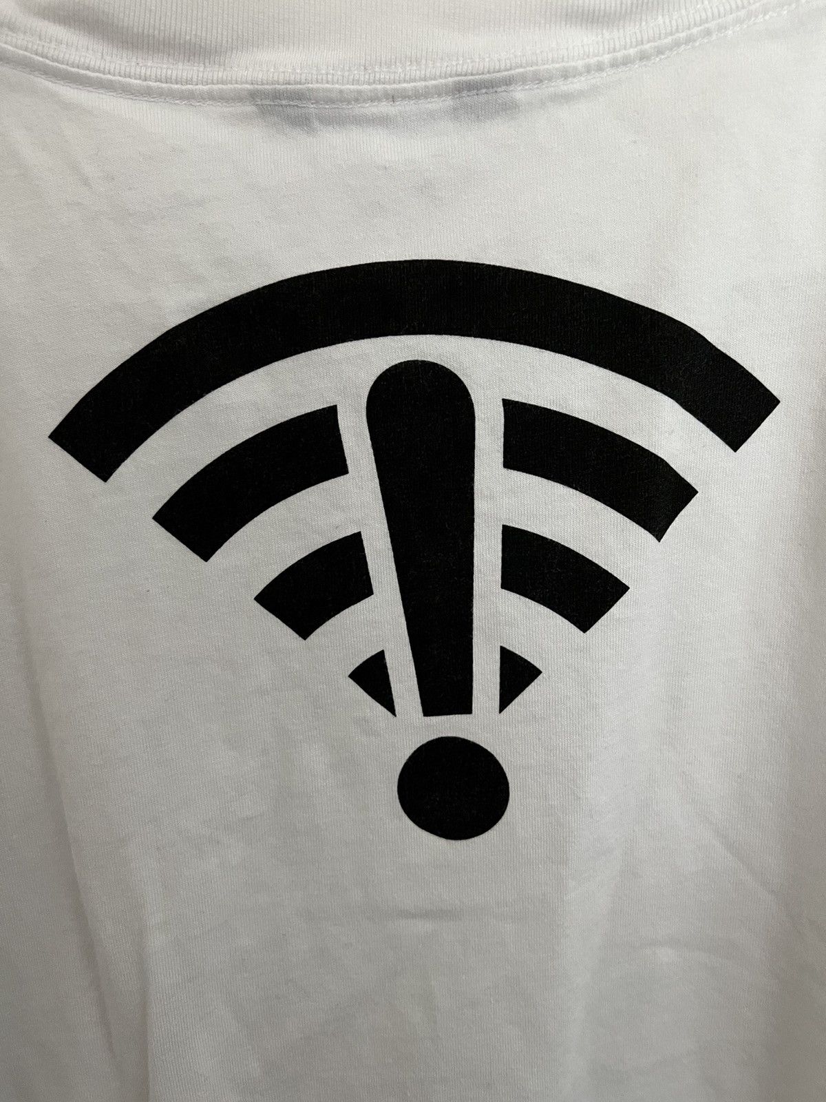Balenciaga Balenciaga Arrow Wi-Fi Runway T-shirt | Grailed Balenciaga Balenciaga Arrow Wi-Fi Runway T-shirt | Grailed