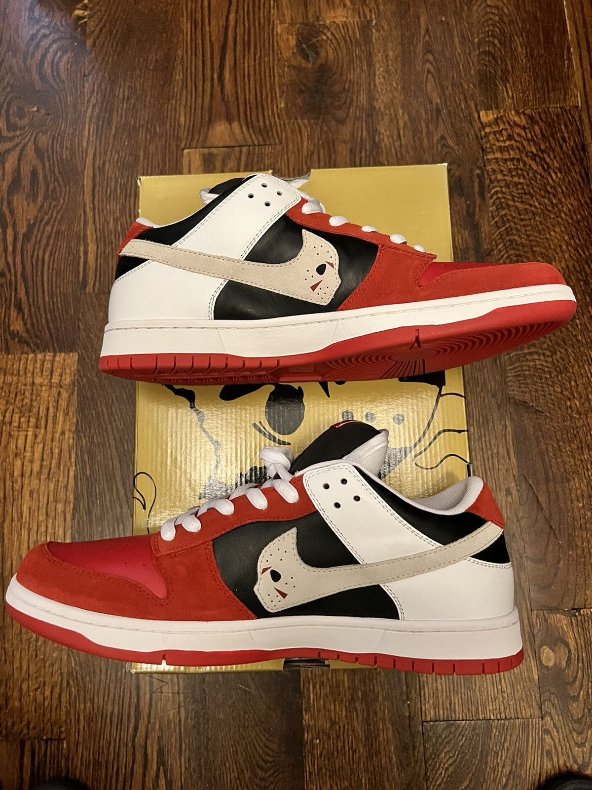 Warren Lotas Warren Lotas Dunk OG Jason Red Size US 11 / EU 44 - 2 Thumbnail