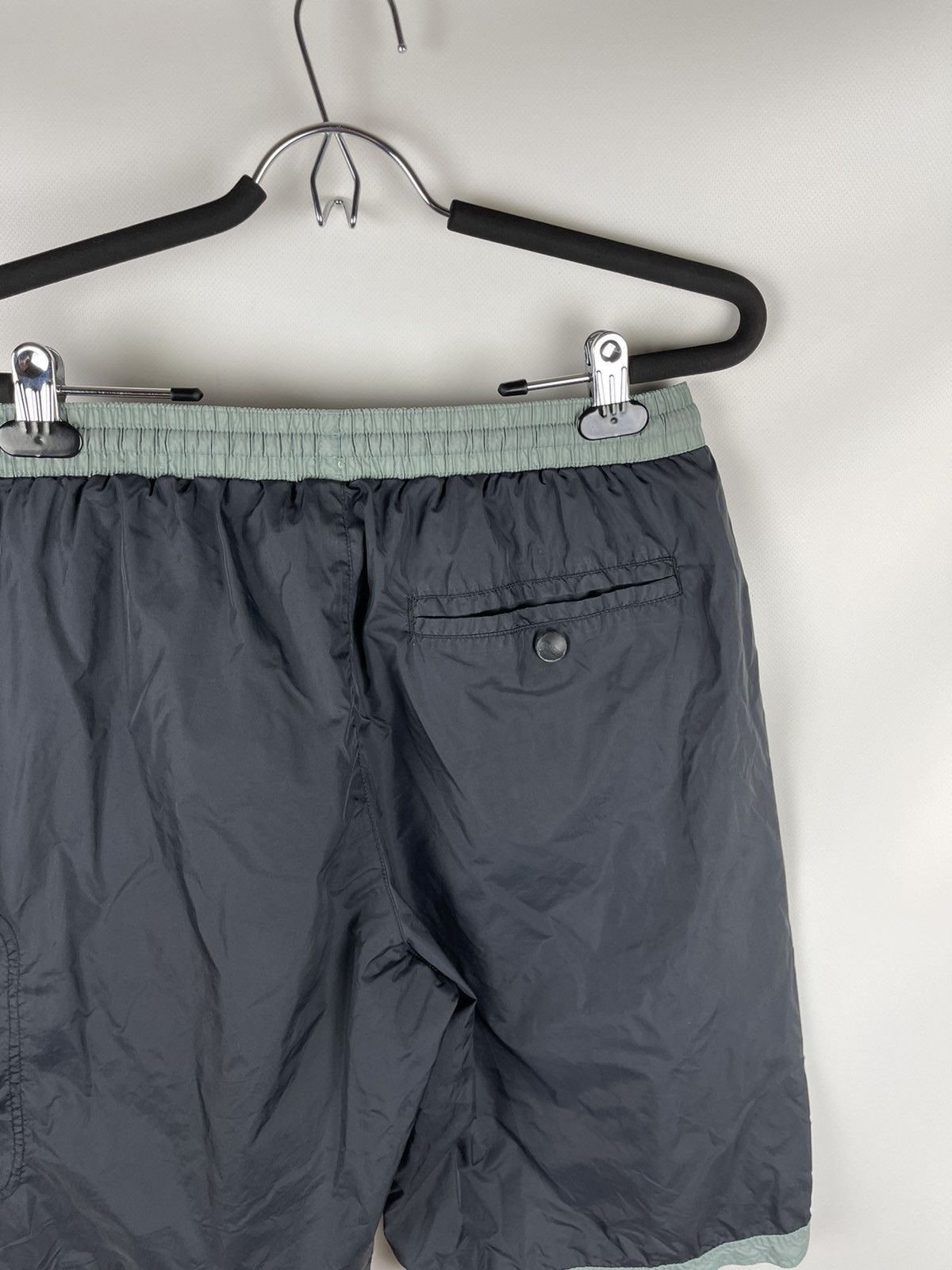 Nike Nike vintage y2k hype zipper nylon black green hype shorts Size US 32 / EU 48 - 13 Thumbnail