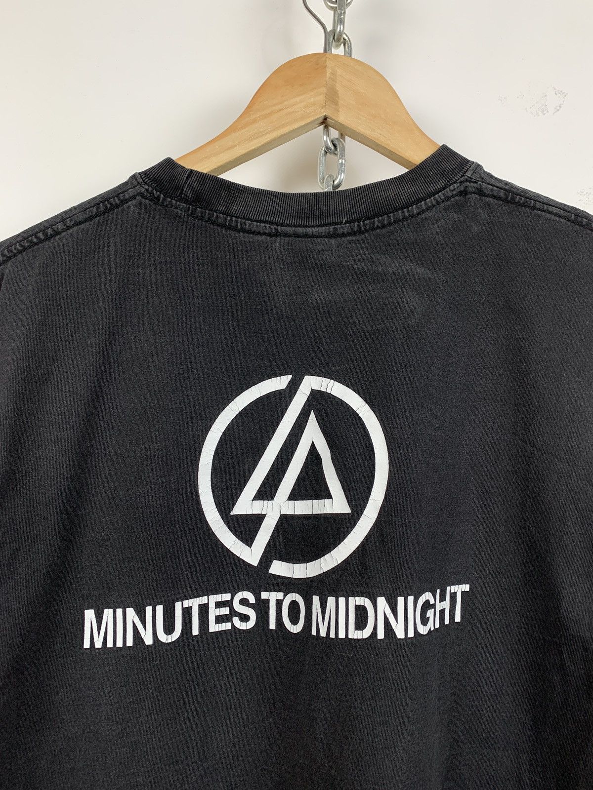 Band Tees Vintage Linkin Park Minutes To Midnight Faded Black T-Shirt Size US S / EU 44-46 / 1 - 9 Thumbnail