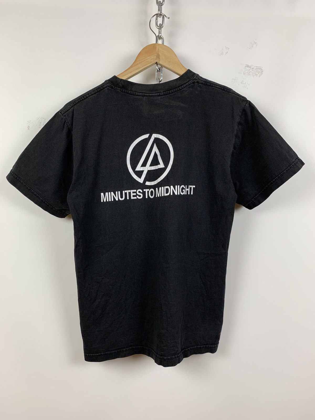 Band Tees Vintage Linkin Park Minutes To Midnight Faded Black T-Shirt Size US S / EU 44-46 / 1 - 3 Thumbnail