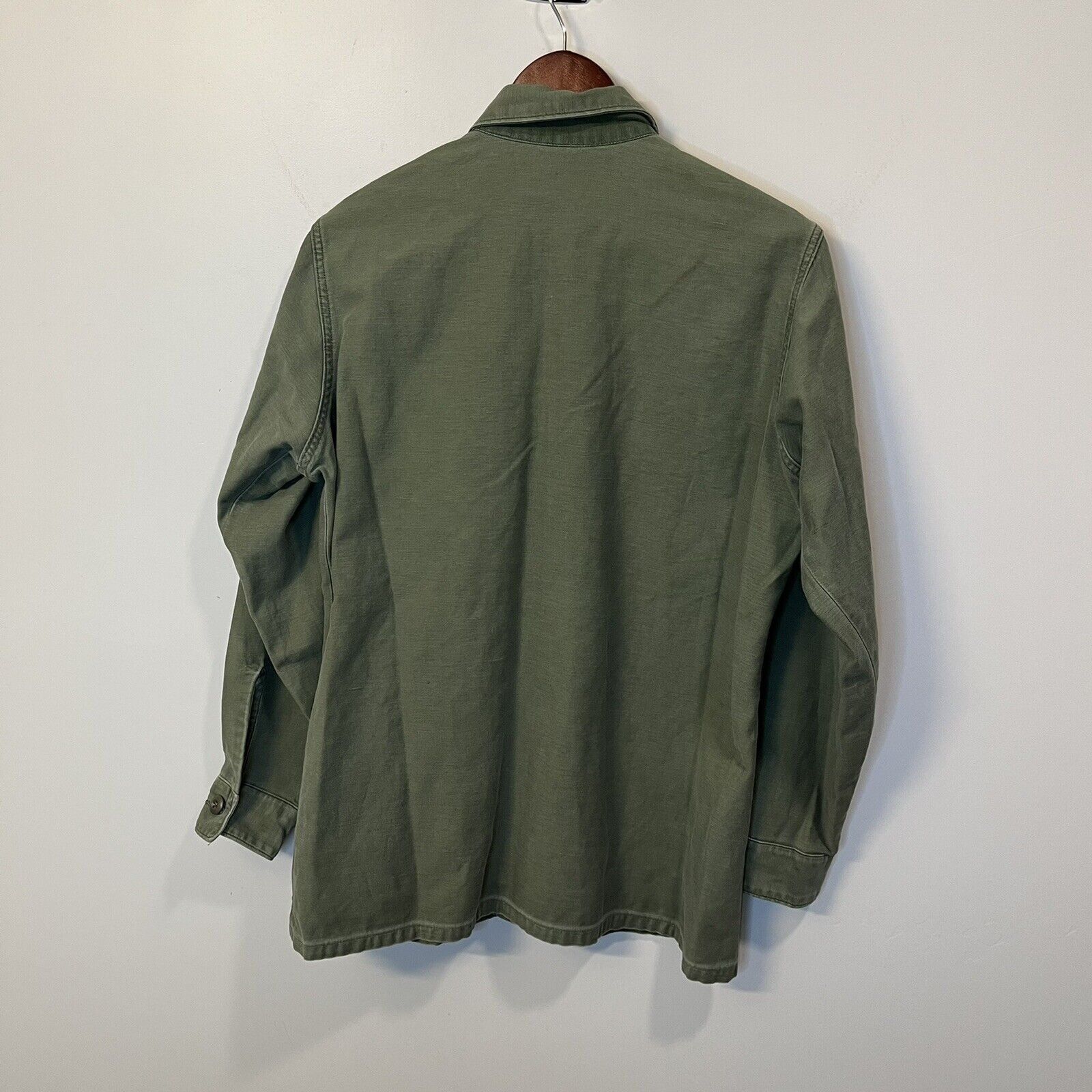 Vintage Vintage US Military OD Green Uniform Shirt Size US L / EU 52-54 / 3 - 4 Preview