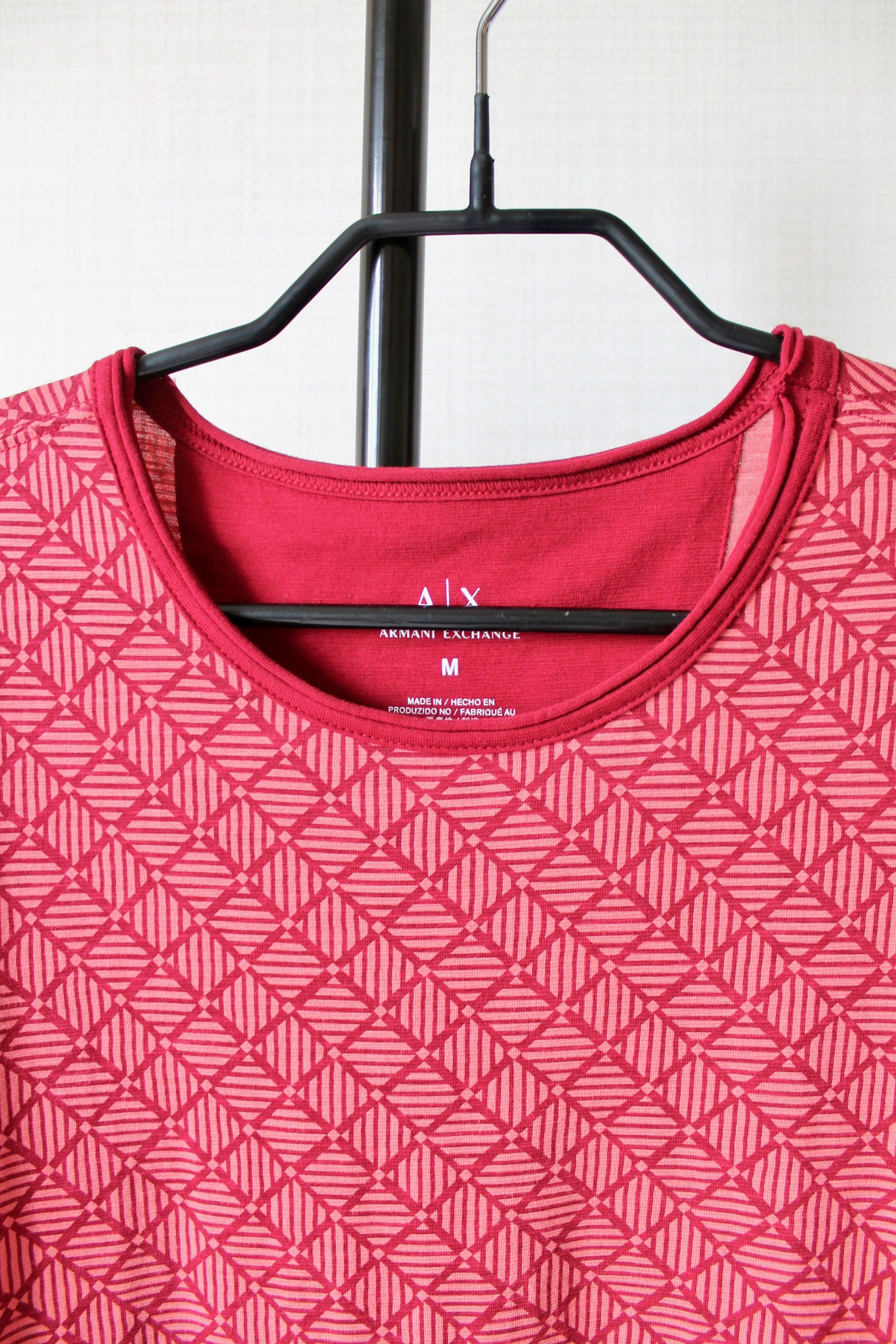 Armani ARMANI EXCHANGE Geometric print burgundy t shirt Size US S / EU 44-46 / 1 - 7 Thumbnail