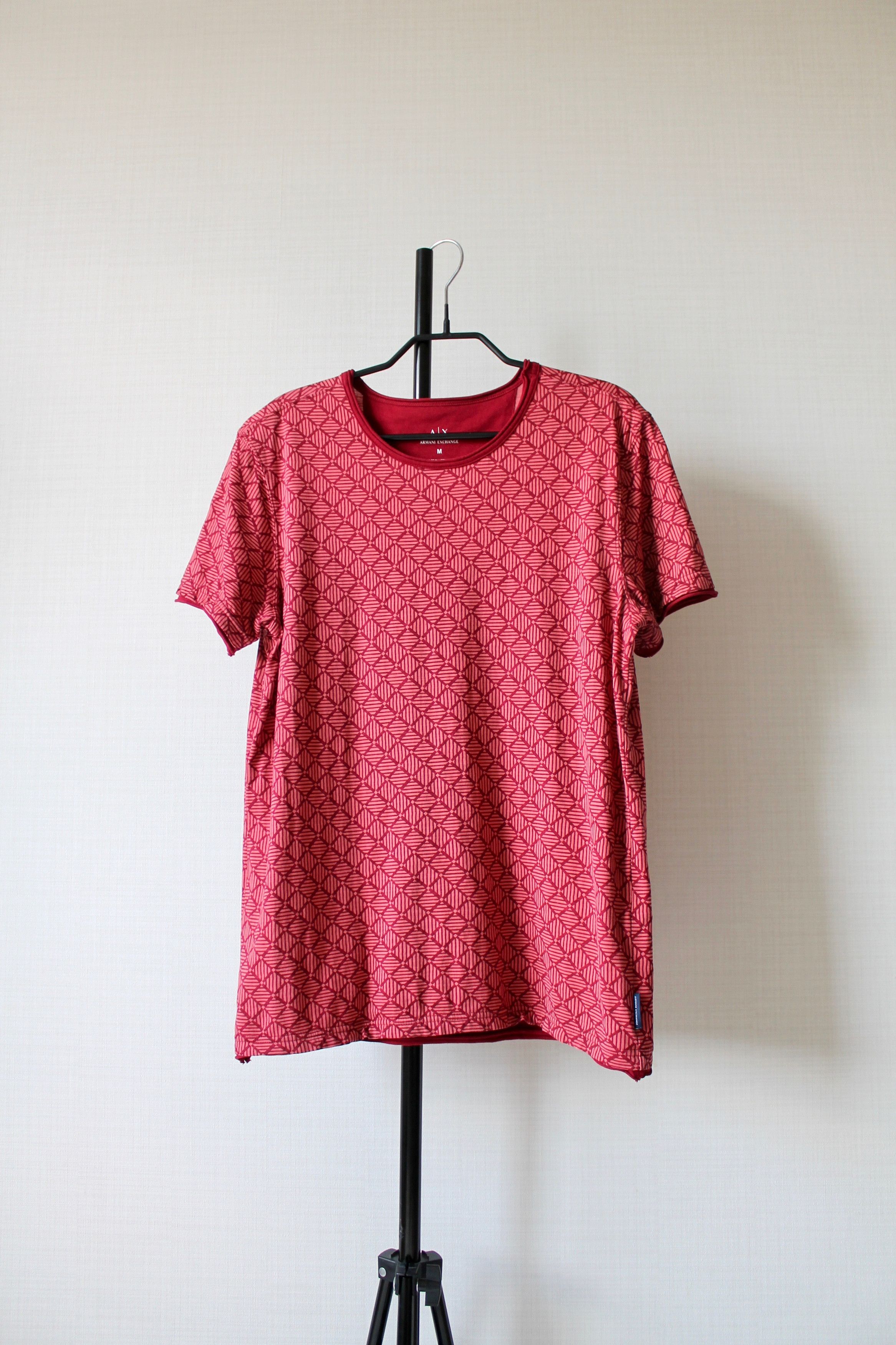 Armani ARMANI EXCHANGE Geometric print burgundy t shirt Size US S / EU 44-46 / 1 - 2 Thumbnail