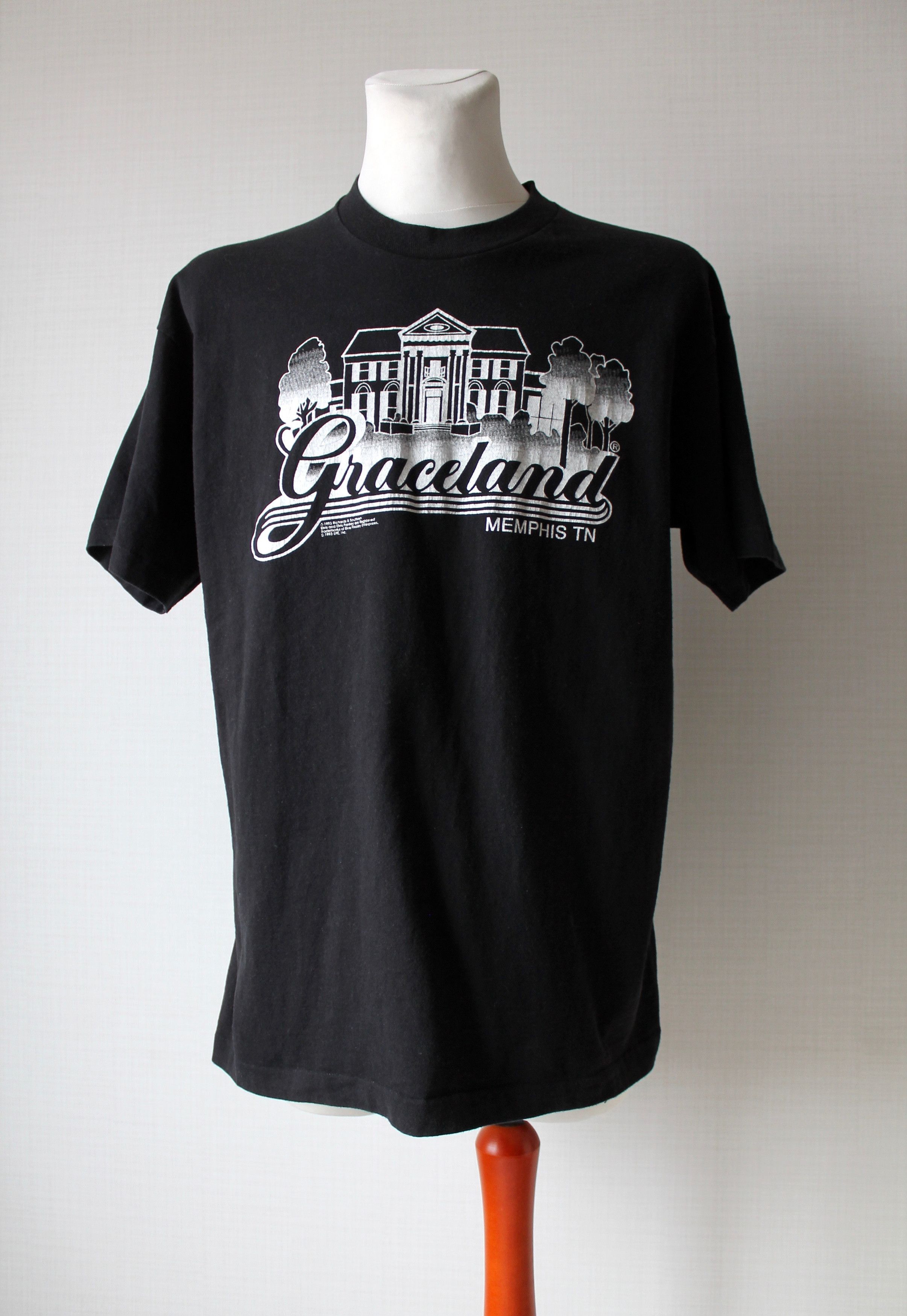 Vintage 1993 Vintage Elvis Presley Home Graceland t shirt Size US XL / EU 56 / 4 - 1 Thumbnail