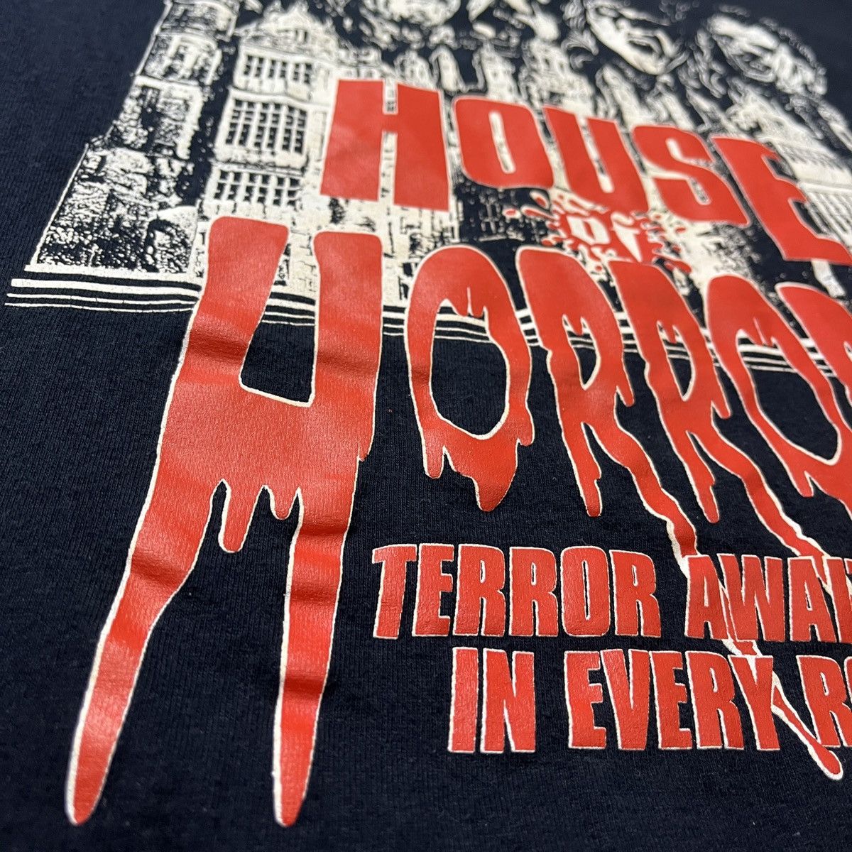 Vintage Vintage House Of Horrors Copyright Year 2000 Size US M / EU 48-50 / 2 - 11 Thumbnail