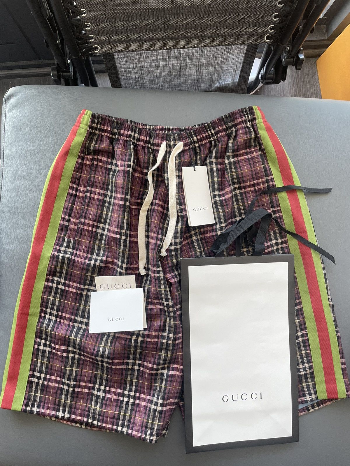 Gucci Oversized Rare Brand New Super Runway Iconic Check Shorts Size US 33 - 25 Thumbnail