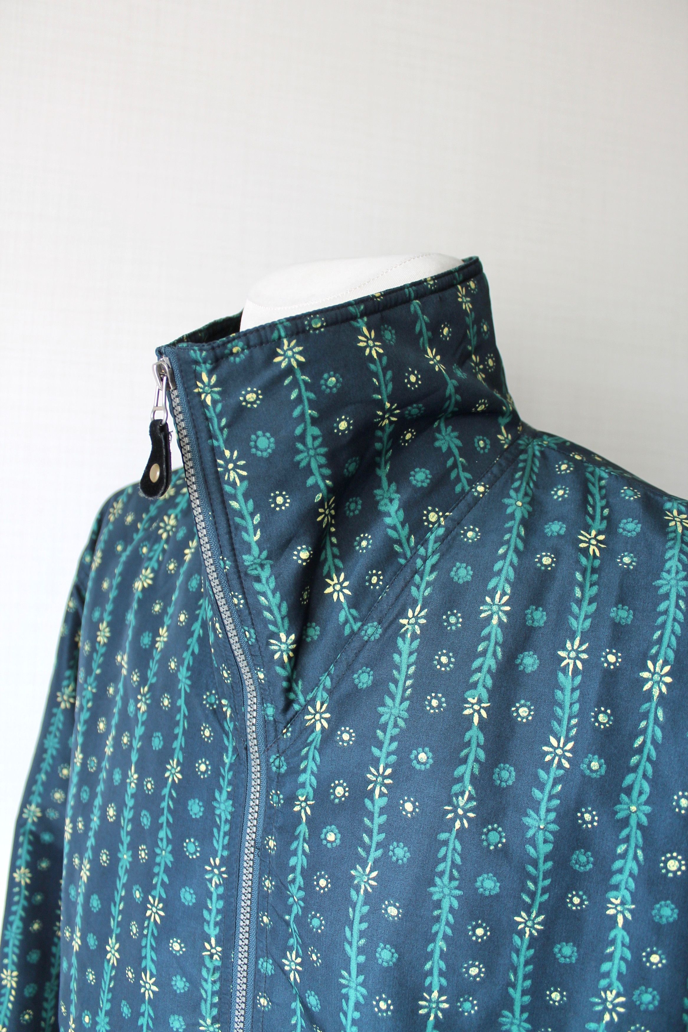 Adidas VINTAGE! ADIDAS Floral light jacket Windbreaker Size US M / EU 48-50 / 2 - 2 Thumbnail