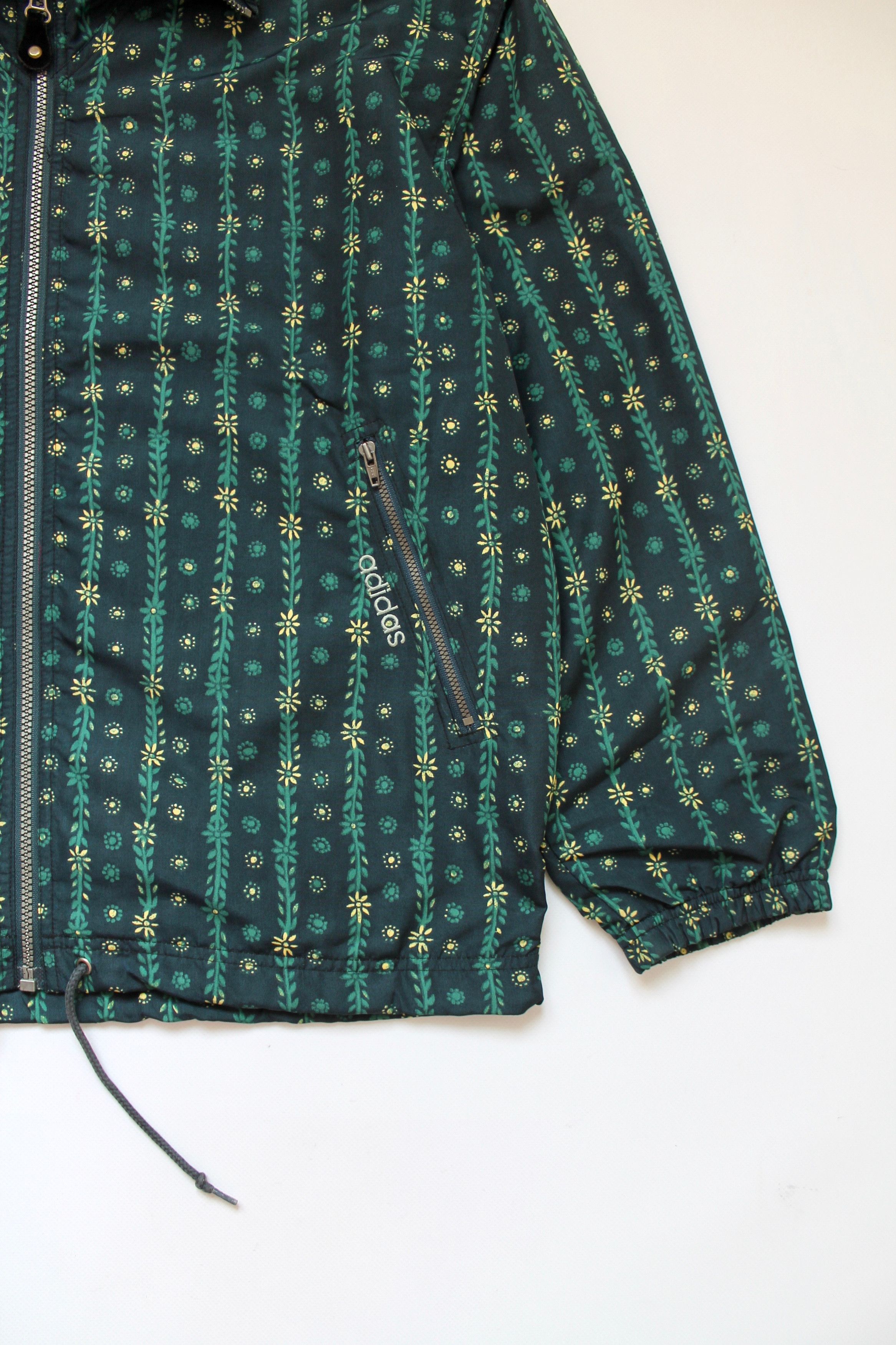 Adidas VINTAGE! ADIDAS Floral light jacket Windbreaker Size US M / EU 48-50 / 2 - 6 Thumbnail