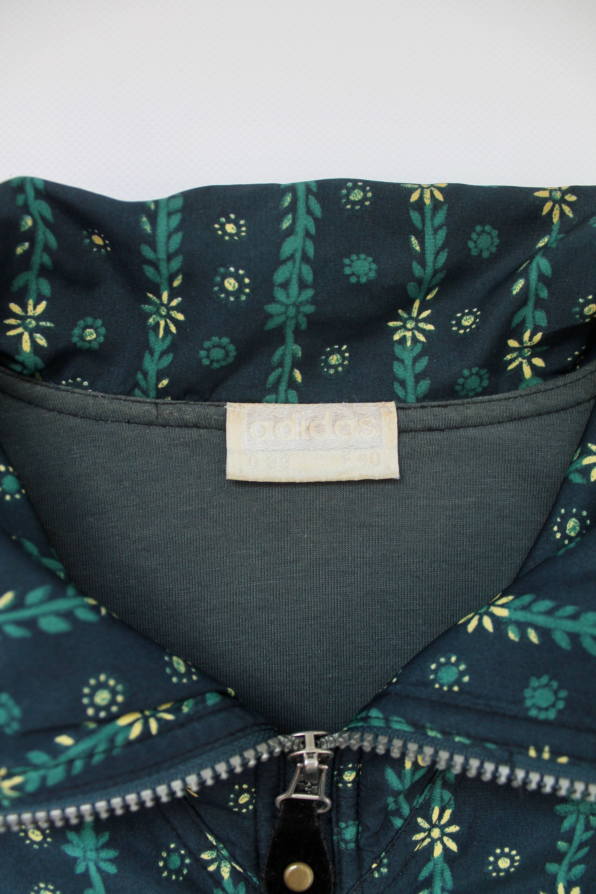 Adidas VINTAGE! ADIDAS Floral light jacket Windbreaker Size US M / EU 48-50 / 2 - 7 Thumbnail
