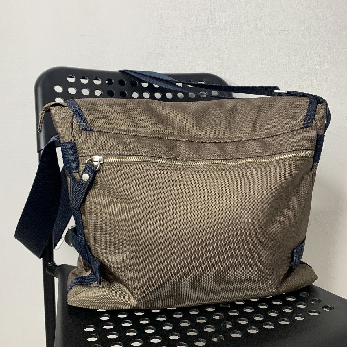 Japanese Brand Vintage GGL George Gina & Lucy “Saturday” Multi Pocket Bag Size ONE SIZE - 6 Thumbnail