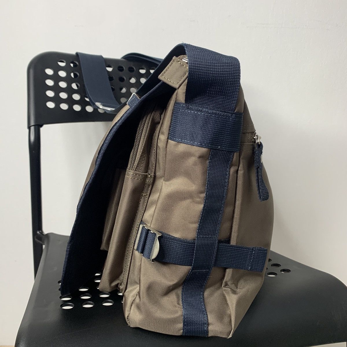 Japanese Brand Vintage GGL George Gina & Lucy “Saturday” Multi Pocket Bag Size ONE SIZE - 4 Thumbnail