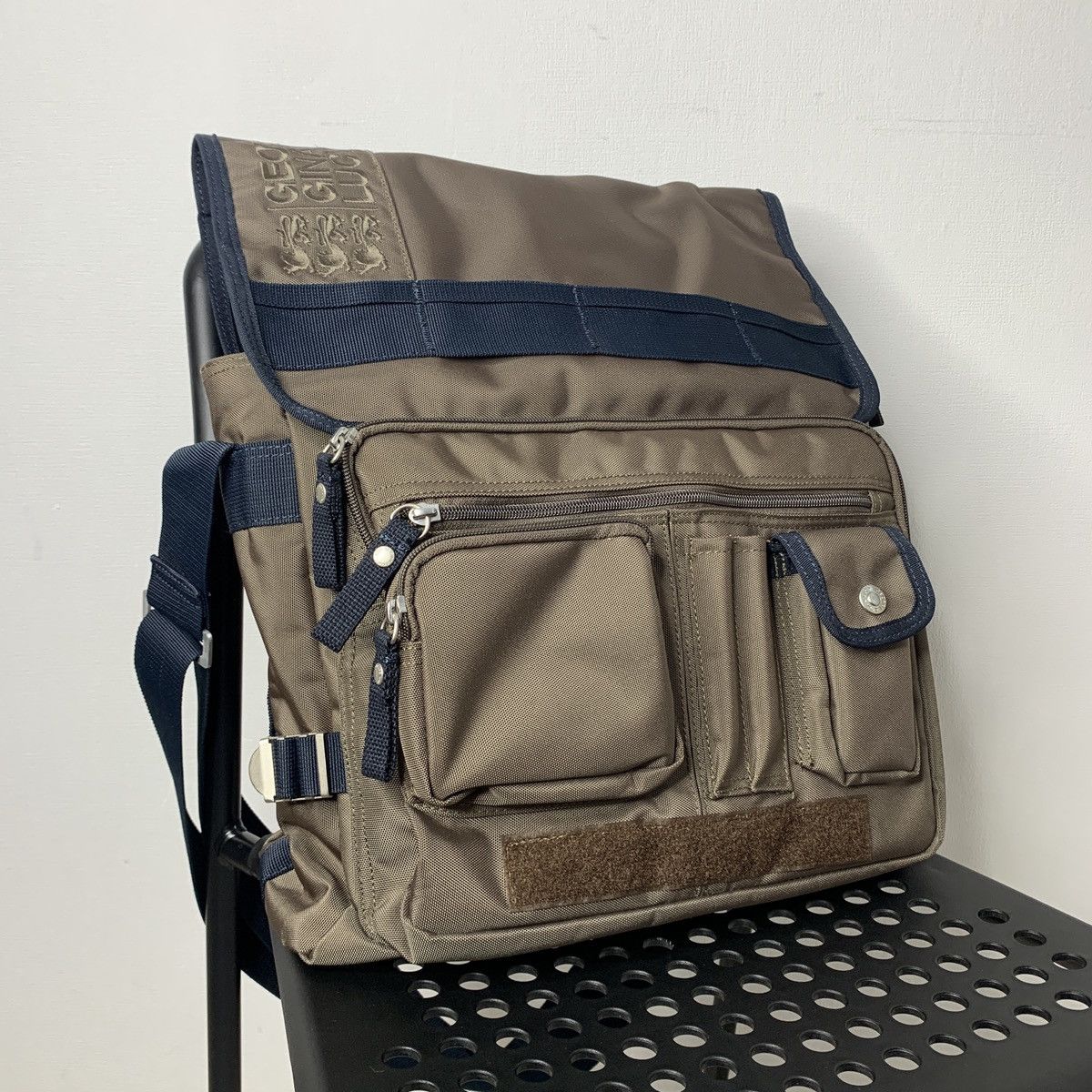 Japanese Brand Vintage GGL George Gina & Lucy “Saturday” Multi Pocket Bag Size ONE SIZE - 8 Thumbnail