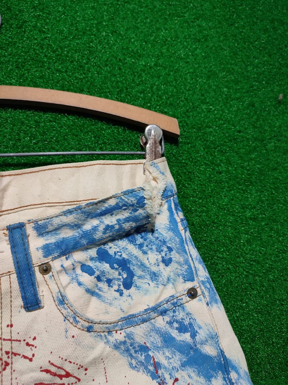 Handmade 🔥 Vintage Hand-Painted Graffiti Denim Jeans Size US 28 / EU 44 - 7 Thumbnail