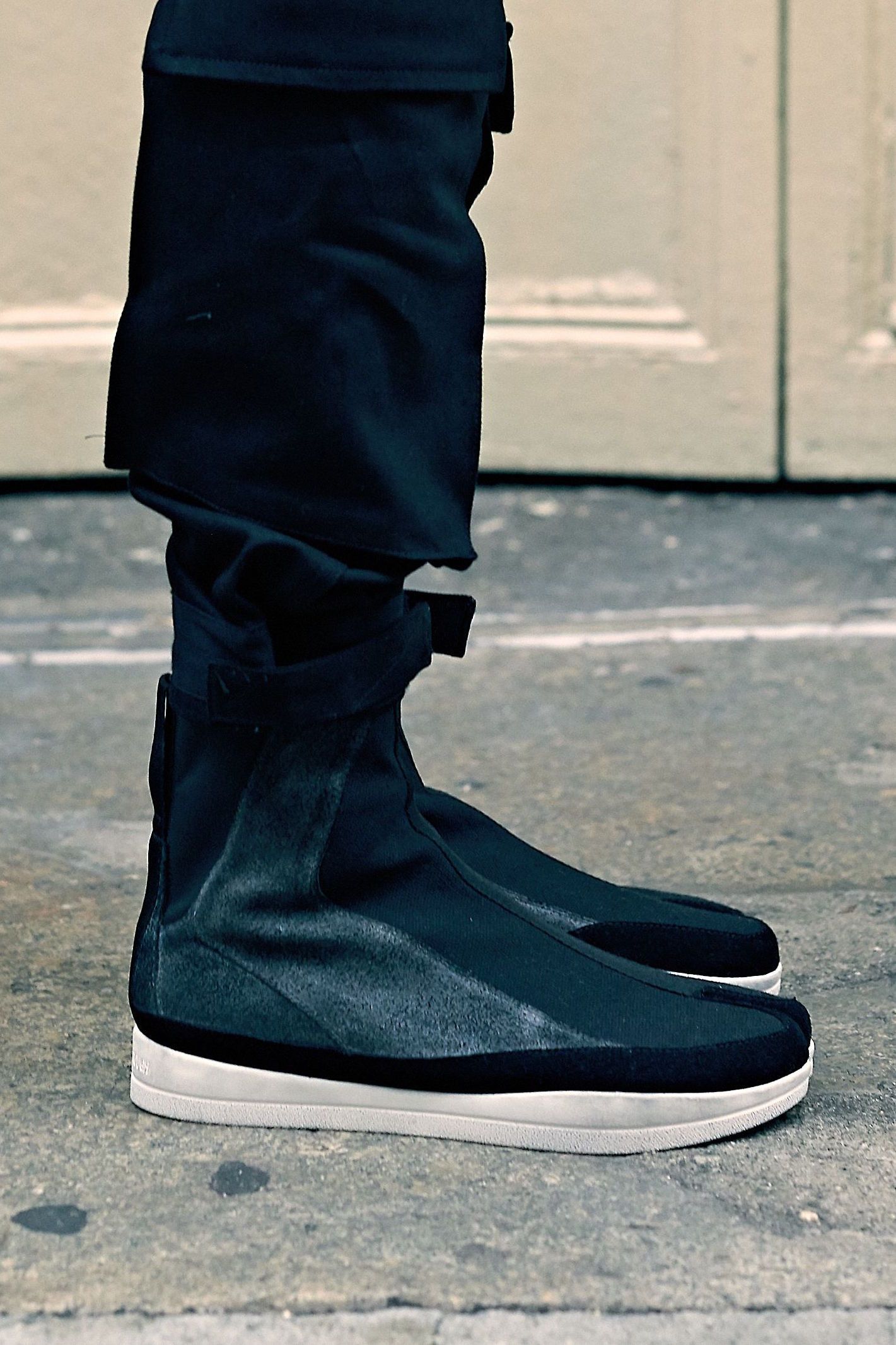 Bottes Abasi Rosborough Arc Apollo Tabi - Edition Limitée Noir - Taille US 9 - Occasion TB