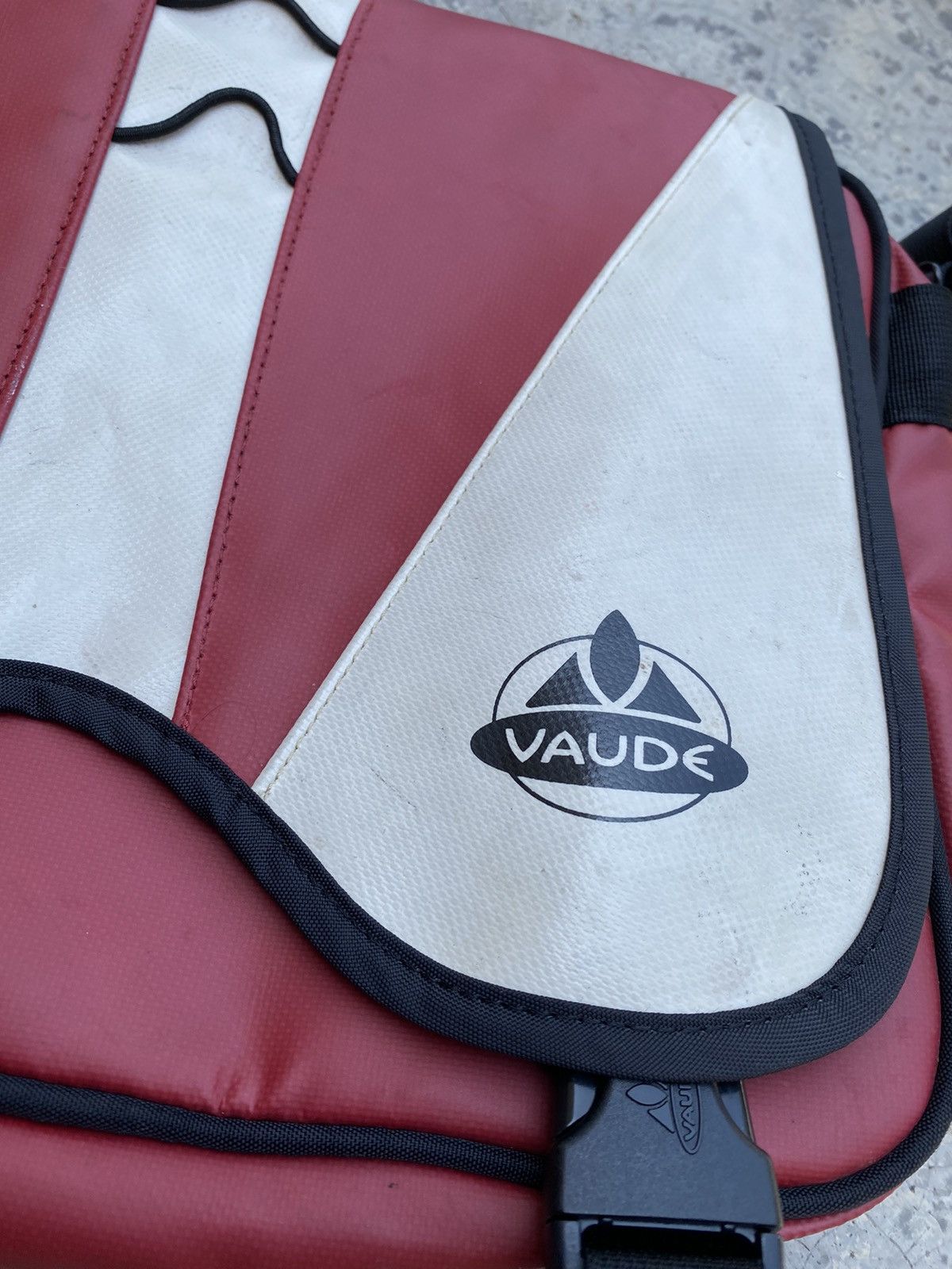 Japanese Brand VAUDE OSKAR Crossbody Messenger Water Resist Wash Off Size ONE SIZE - 2 Thumbnail