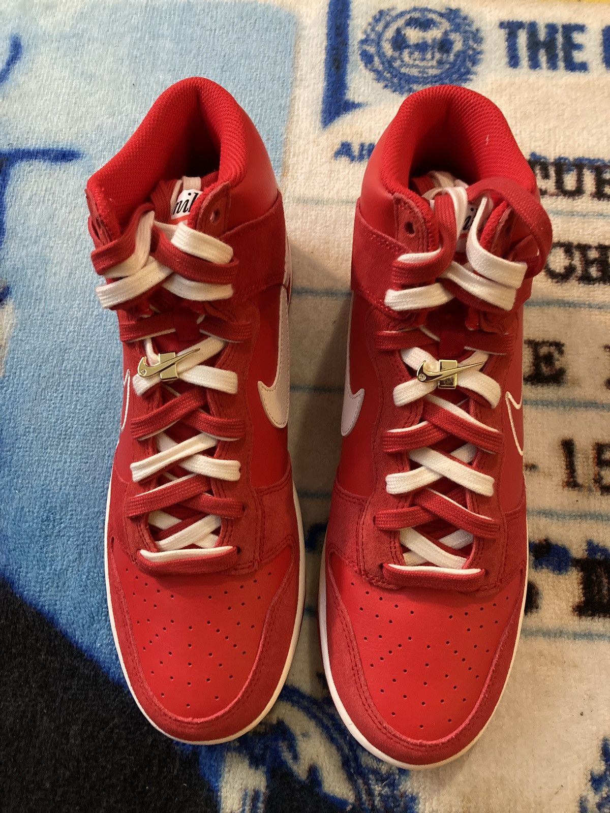 Nike Nike Dunk High First Use Red Size US 10.5 / EU 43-44 - 3 Thumbnail