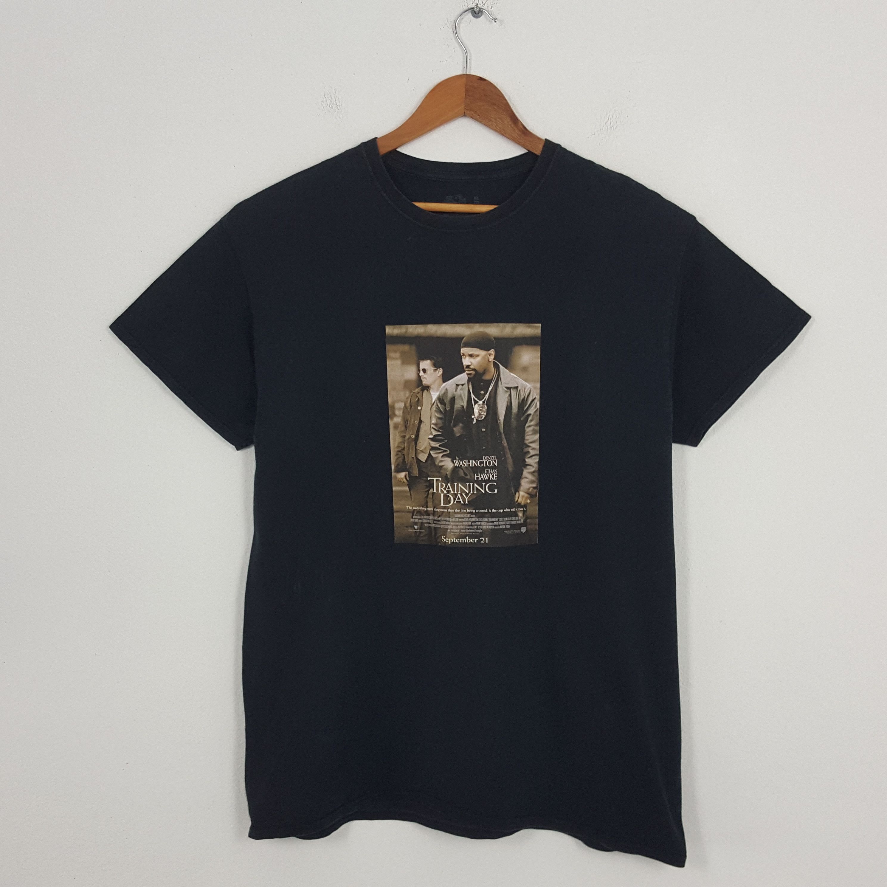 Vintage Vintage Training Day American Crime Thriller Movie T-Shirt Size US XL / EU 56 / 4 - 1 Thumbnail