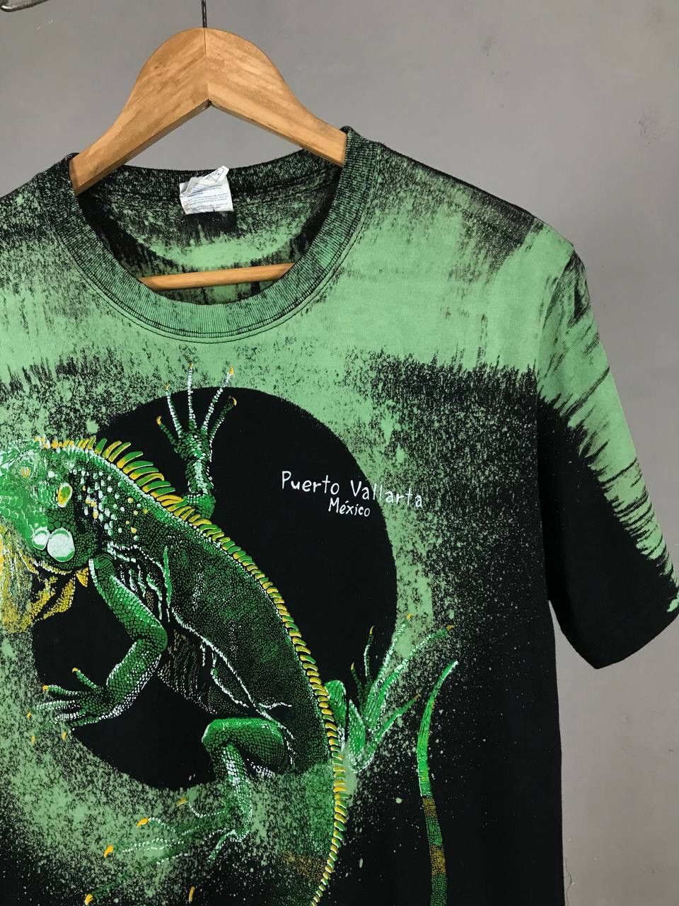 Other × Vintage Puerto Vallarta Mexico Vintage Animal Overprinted Tee Size US M / EU 48-50 / 2 - 2 Thumbnail