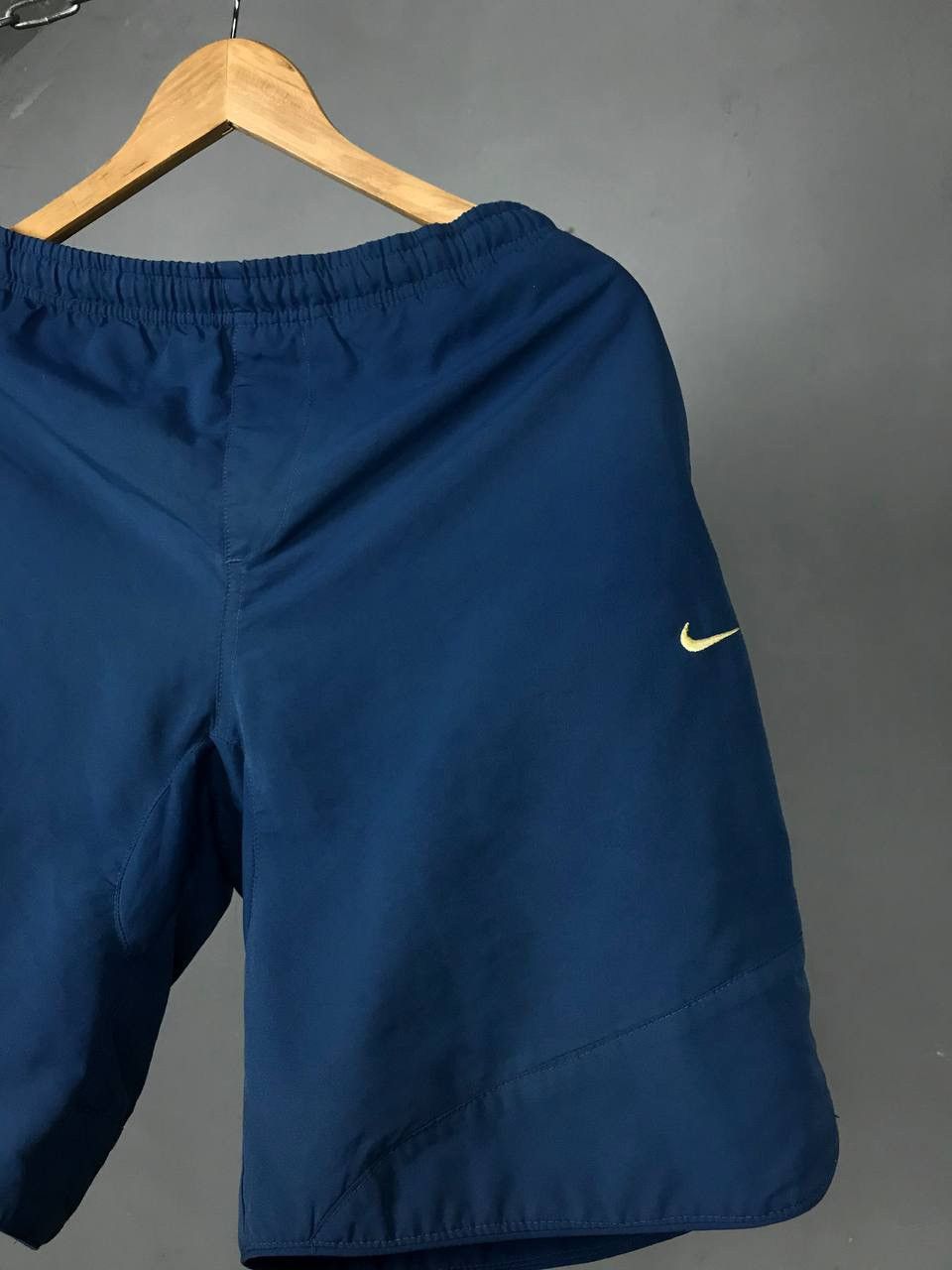 Vintage Nike swoosh streetwear vintage shorts Size US 36 / EU 52 - 2 Thumbnail