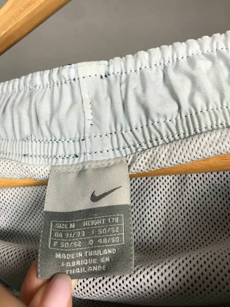 Vintage Nike swoosh streetwear vintage shorts Size US 32 / EU 48 - 3 Thumbnail