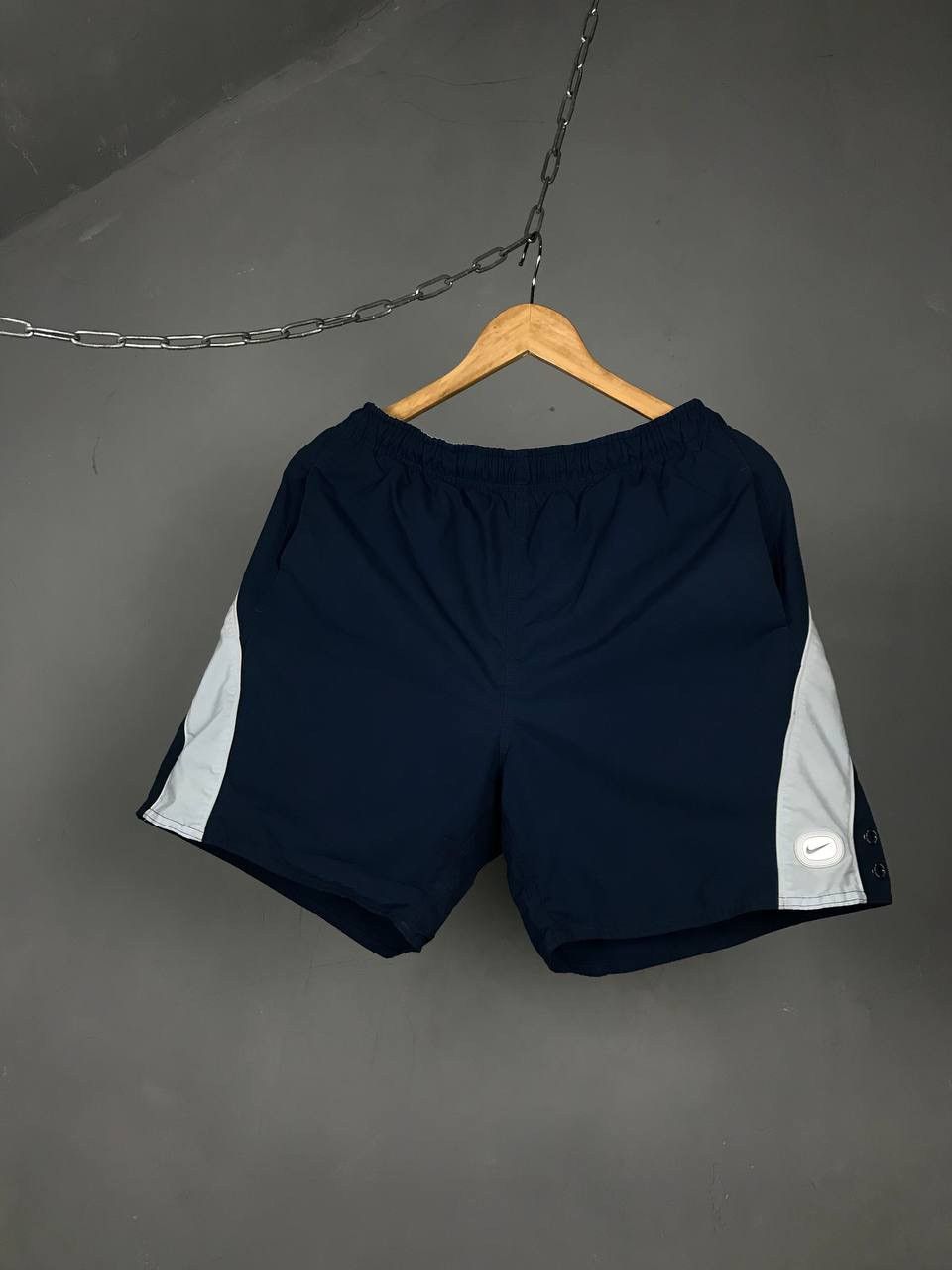 Vintage Nike swoosh streetwear vintage shorts Size US 32 / EU 48 - 1 Thumbnail