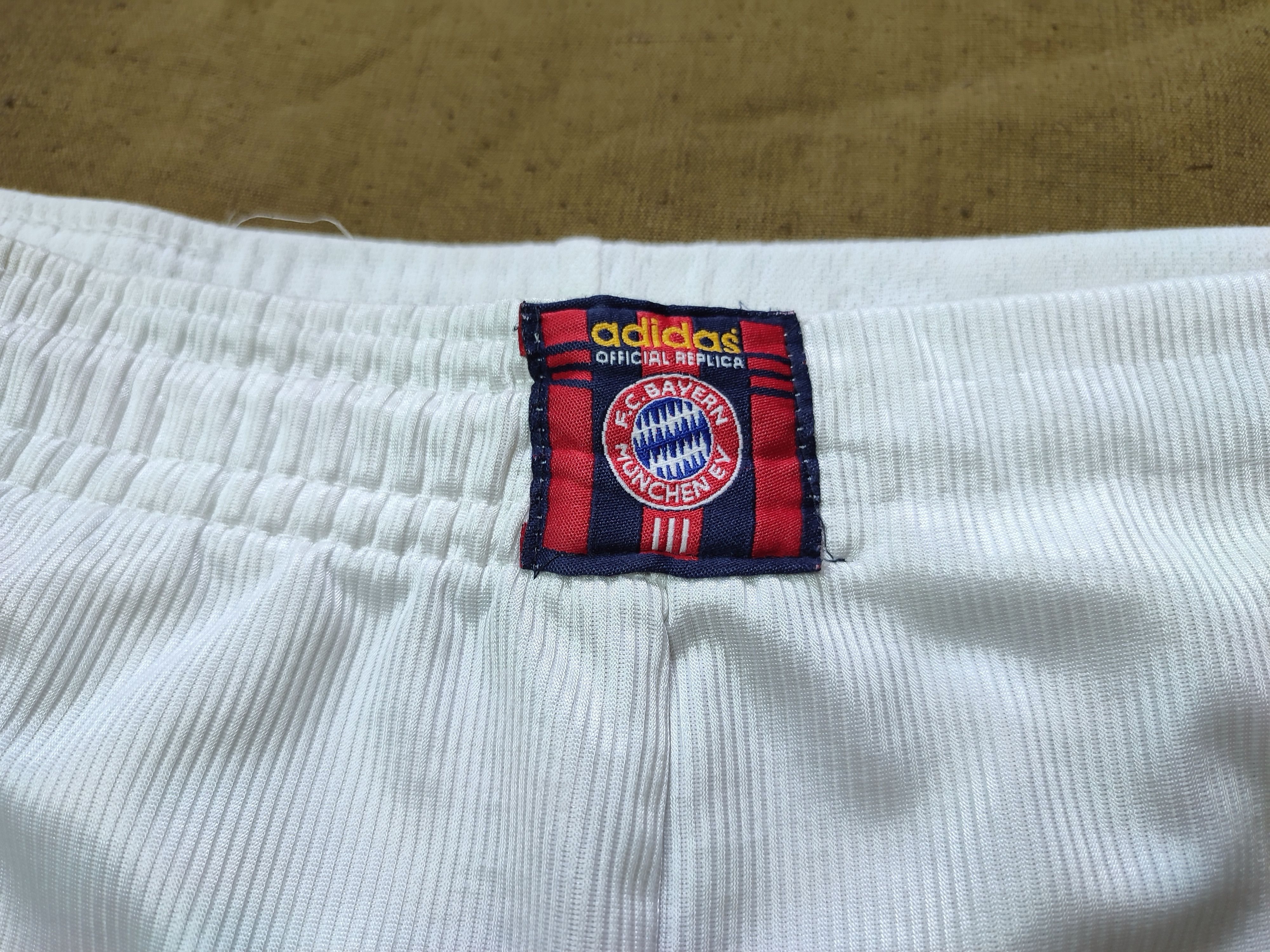 Adidas Vintage Adidas Bayern Munich Shorts Size US 34 / EU 50 - 3 Thumbnail