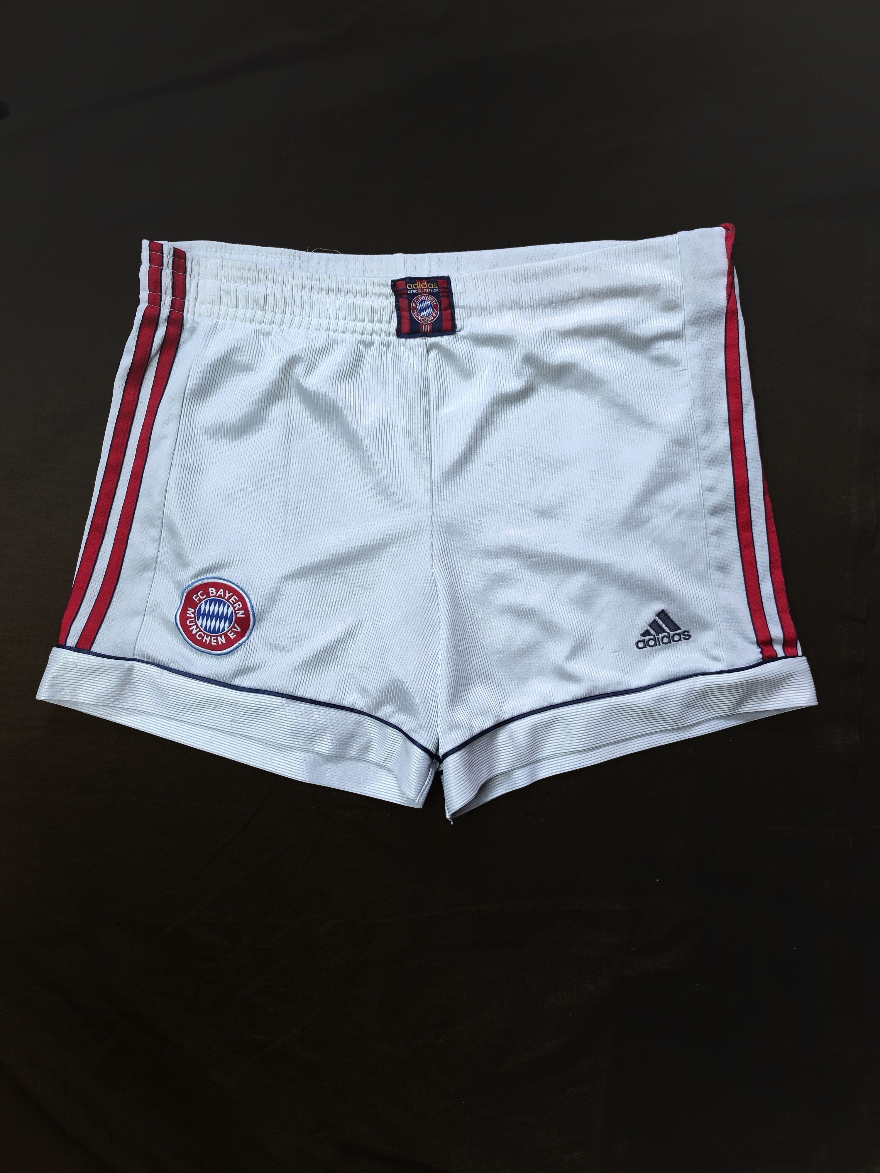 Adidas Vintage Adidas Bayern Munich Shorts Size US 34 / EU 50 - 1 Thumbnail