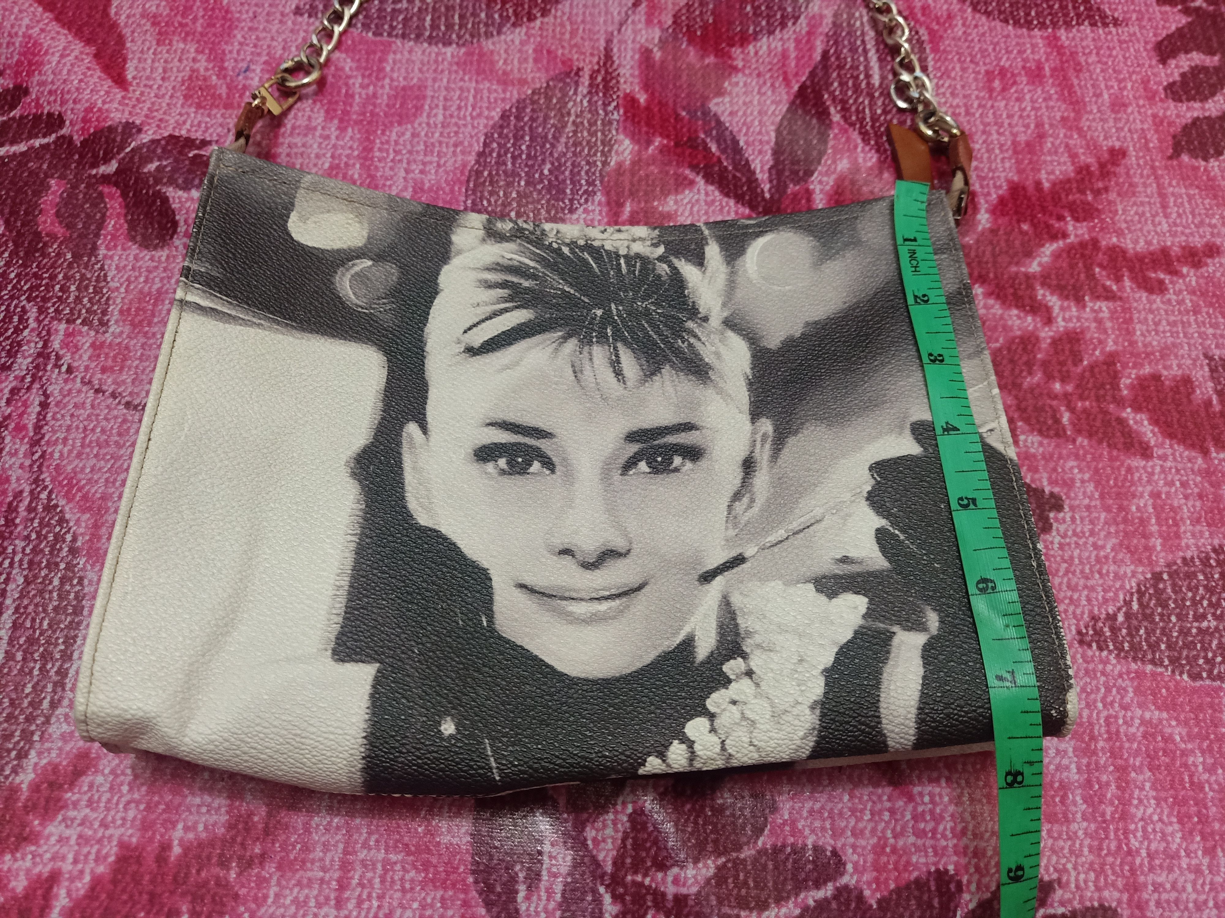 Other Vtg Bagghy Sling Bag audrey hepburn design Size ONE SIZE - 14 Thumbnail