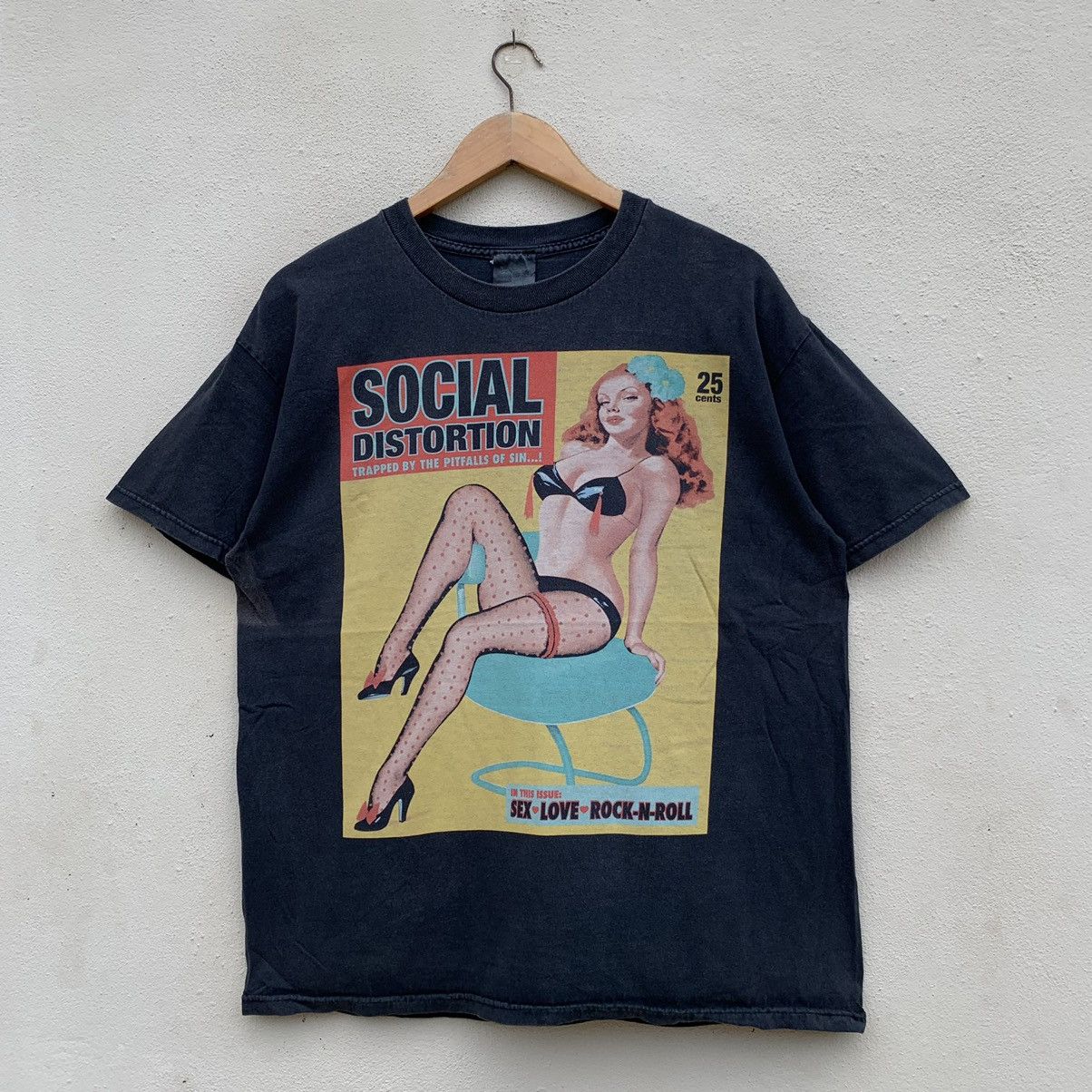 Band Tees Vintage SOCIAL DISTORTION SEX lOVE ROCK N ROLL T-shirt Size US L / EU 52-54 / 3 - 1 Thumbnail