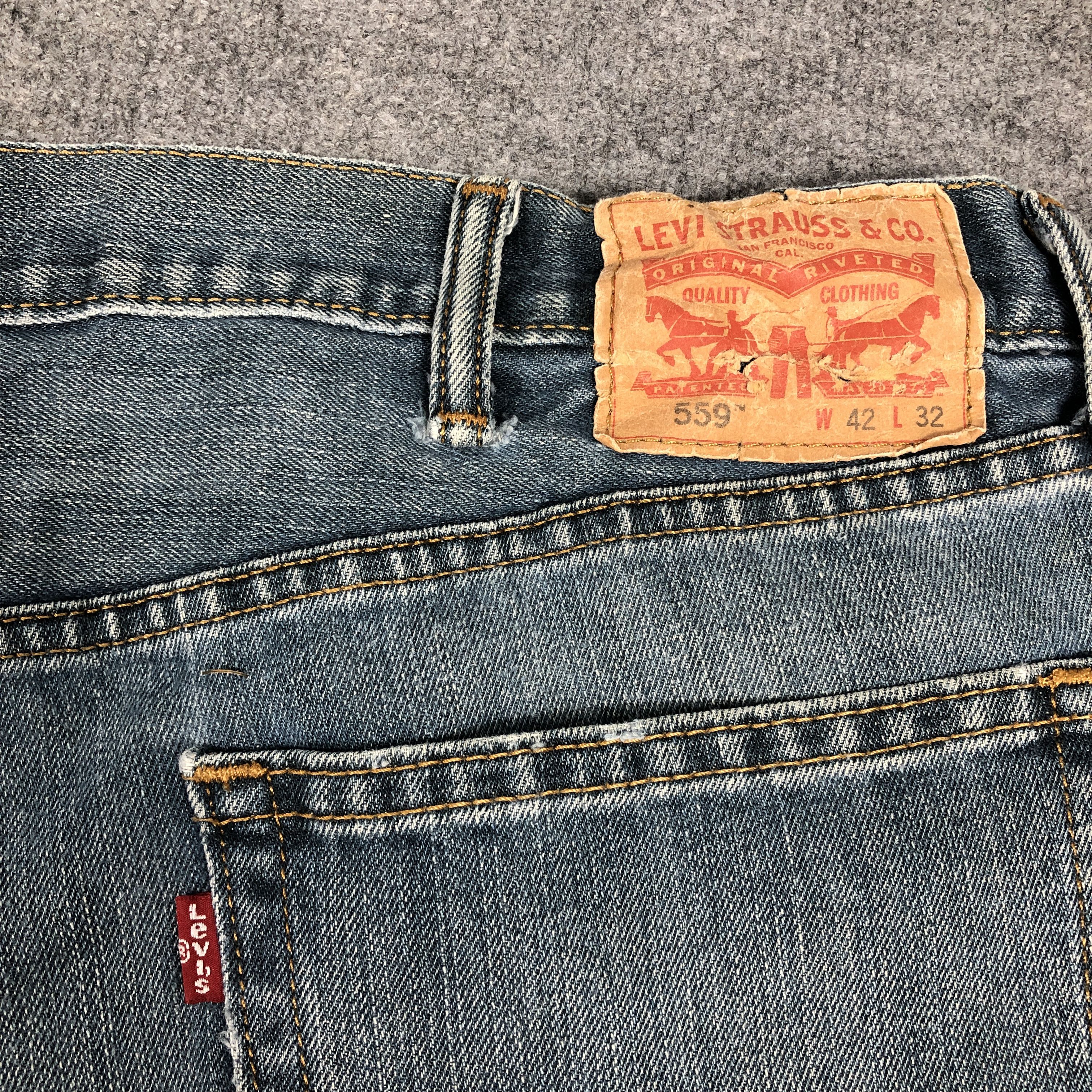 Levi's × Vintage Vintage Levis 559 Levis Jeans L912 Size US 43 - 5 Thumbnail