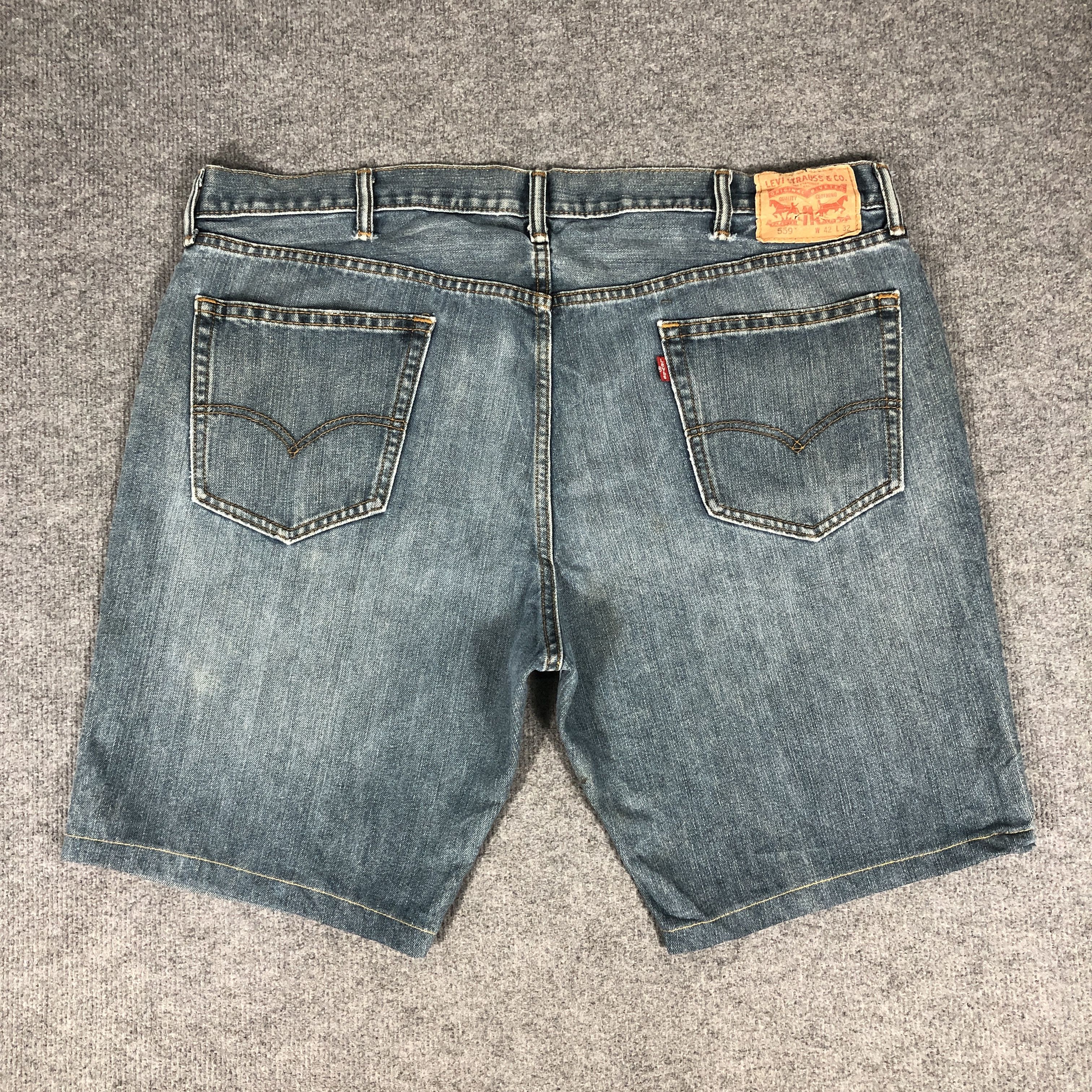 Levi's × Vintage Vintage Levis 559 Levis Jeans L912 Size US 43 - 2 Thumbnail