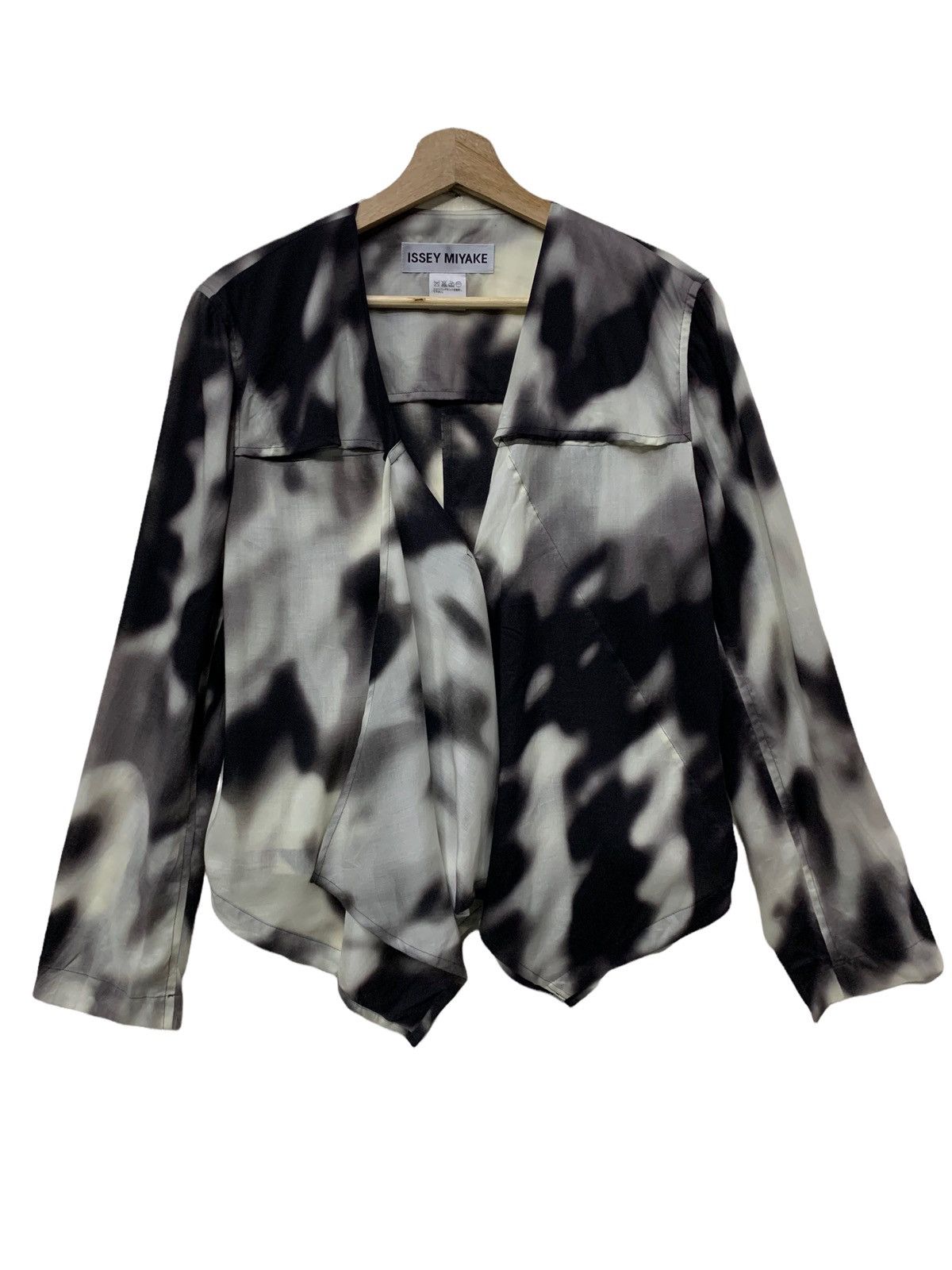 Issey Miyake 🔥ISSEY MIYAKE ONE BUTTON DRESS Size US M / EU 48-50 / 2 - 2 Thumbnail
