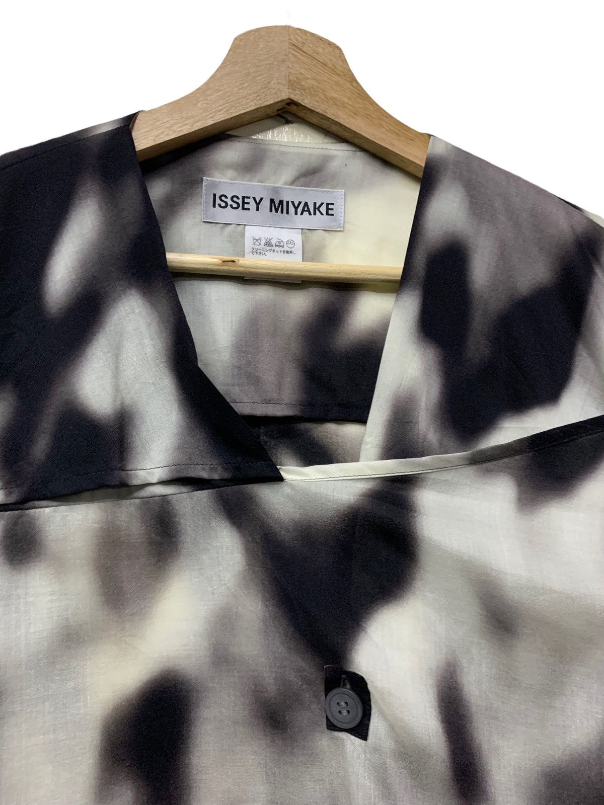Issey Miyake 🔥ISSEY MIYAKE ONE BUTTON DRESS Size US M / EU 48-50 / 2 - 5 Thumbnail