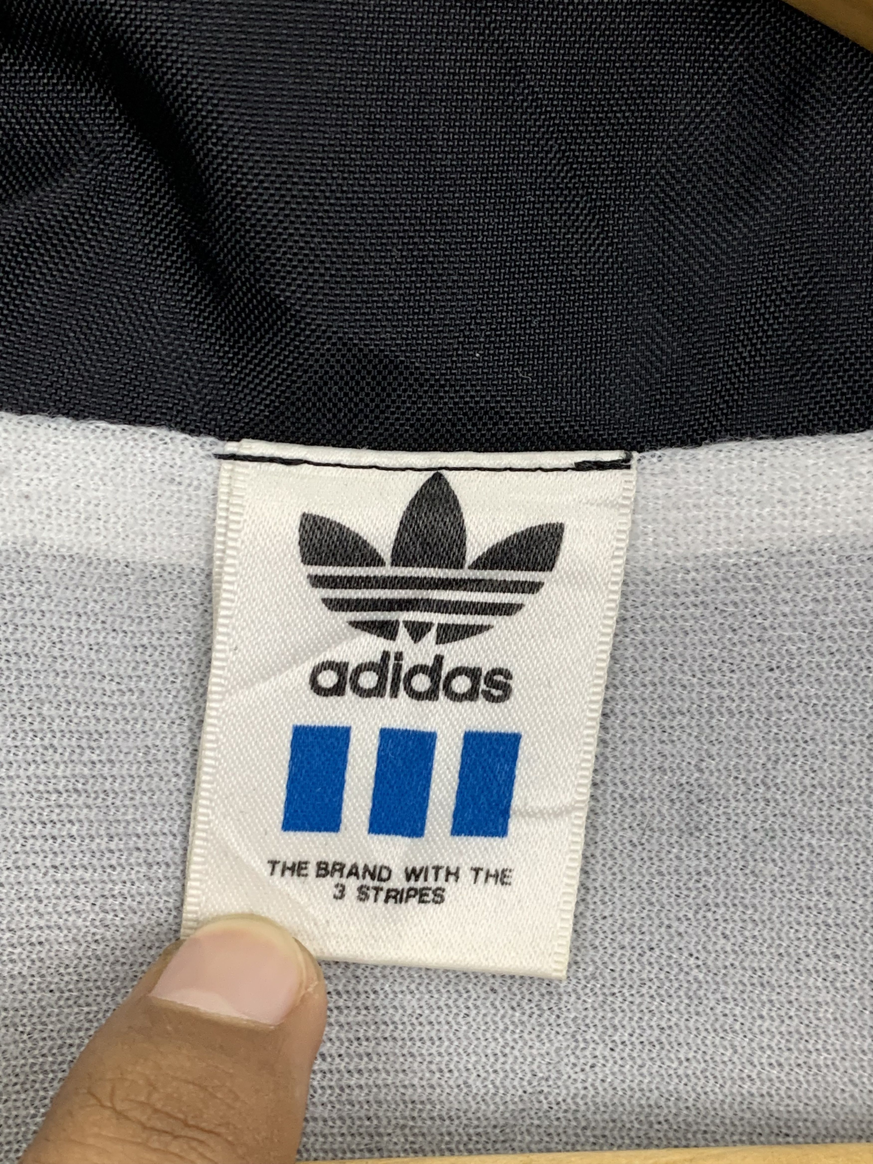Adidas Vintage 90s Adidas Small Logo Button Up Light Jacket J0892 Size US L / EU 52-54 / 3 - 5 Thumbnail