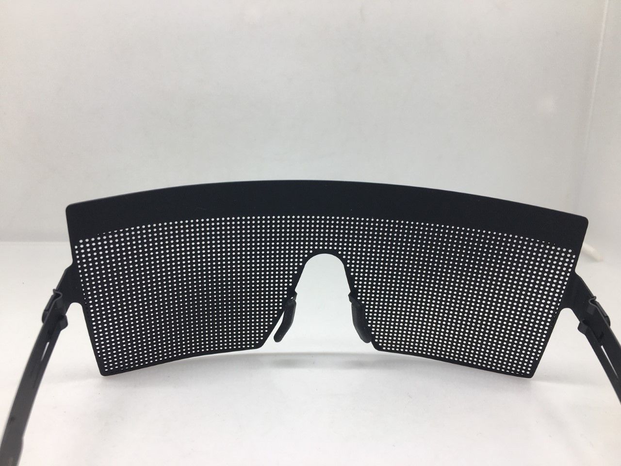 Vintage MOD OP ART PINHOLE BLACK SHIELD RUNWAY SHOW SUNGLASSES Size ONE SIZE - 6 Thumbnail