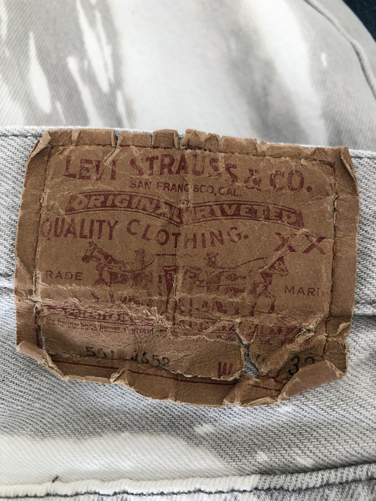 Levi's Vintage Late 80s Levi’s 501 Jeans Bleached Grey Denim Size US 29 - 19 Thumbnail