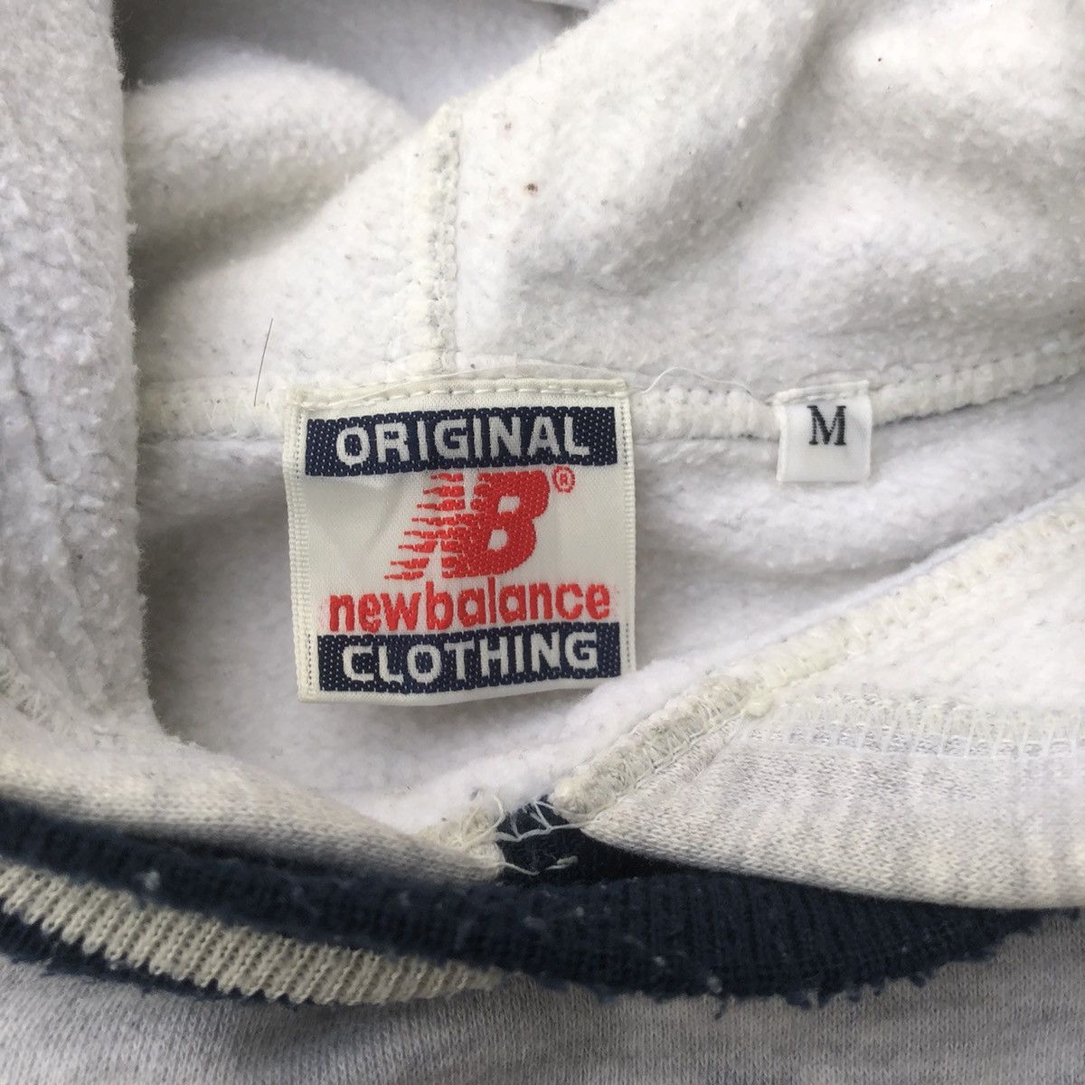 New Balance × Vintage Vintage New Balance Embroidered Hoodie Boxy Fits Size US M / EU 48-50 / 2 - 3 Thumbnail