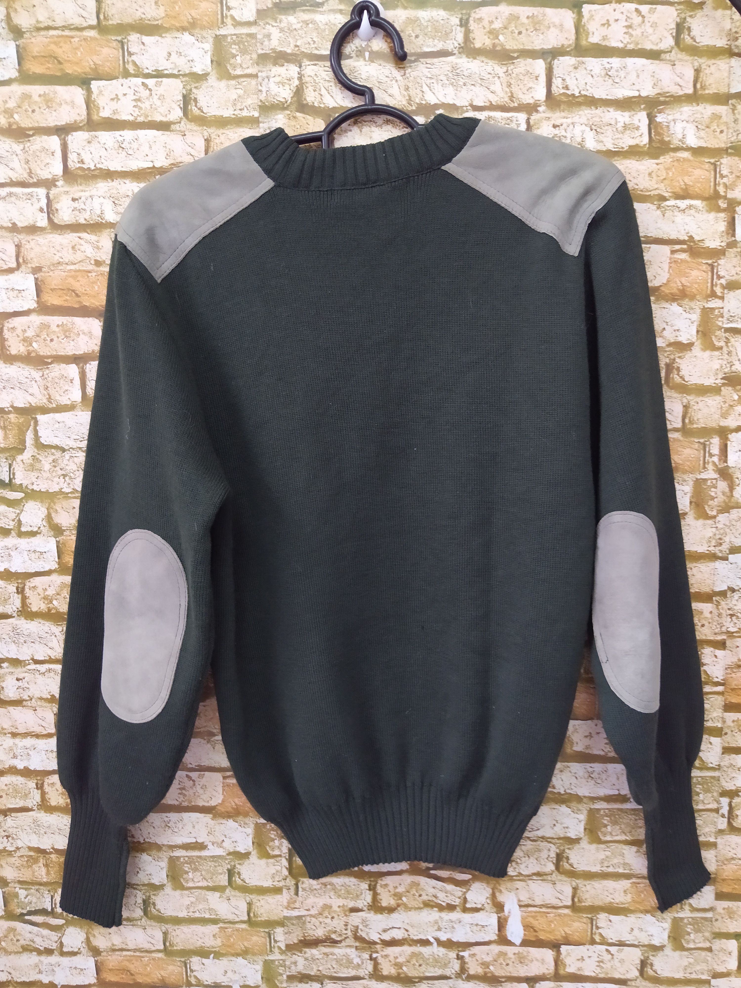 Burberry × Vintage 90s BURBERRYS KNITWEAR SUEDE LEATHER PAD (B712) Size US S / EU 44-46 / 1 - 7 Thumbnail