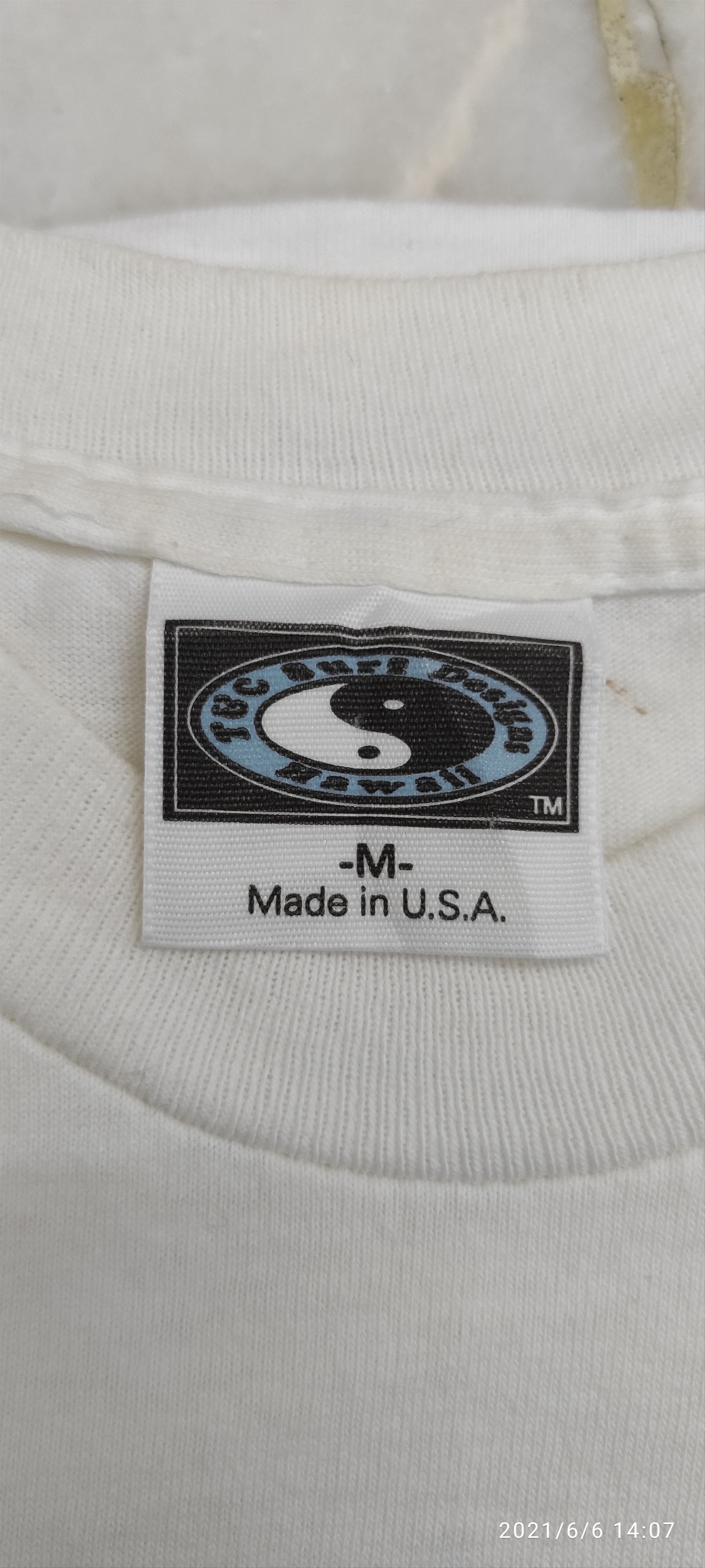Vintage Vintage 1990's Town and Country T&C HAWAII Big logo's tee Size US M / EU 48-50 / 2 - 3 Thumbnail