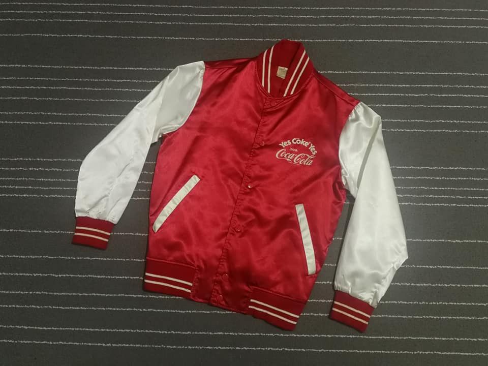 VINTAGE Yes Coke Yes varsity XS