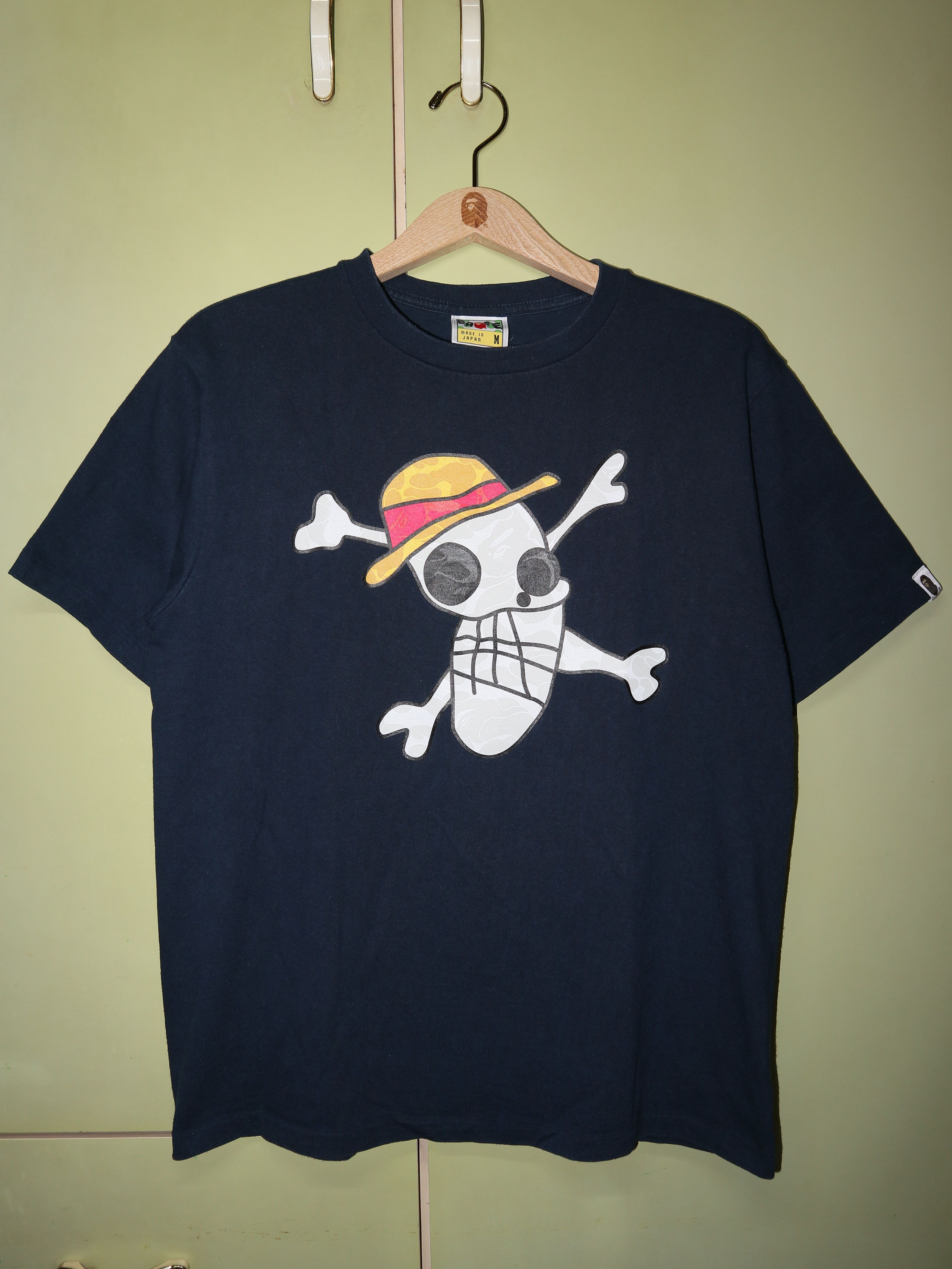 APE BAPE ONE PIECE ゴールドロジャー　tシャツ CAMO L BAPE Shark long sleeve T-shirt Gold × Red camo A Bathing Ape