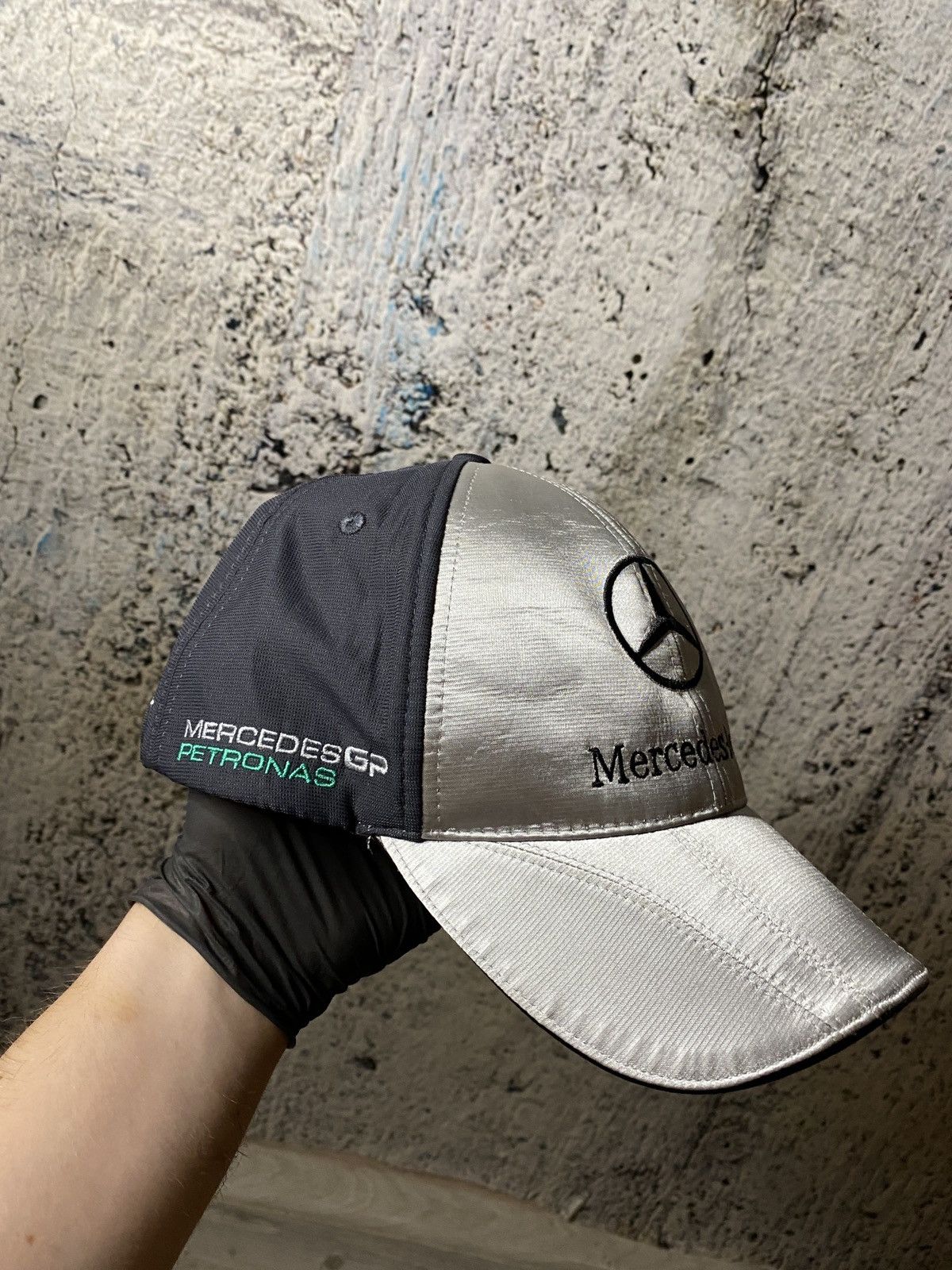 Henri Lloyd × Mercedes-Benz 🔴LAST DROP!🔴 Schumacher Mercedes Henri Lloyd GP Petronas hat Size ONE SIZE - 2 Thumbnail