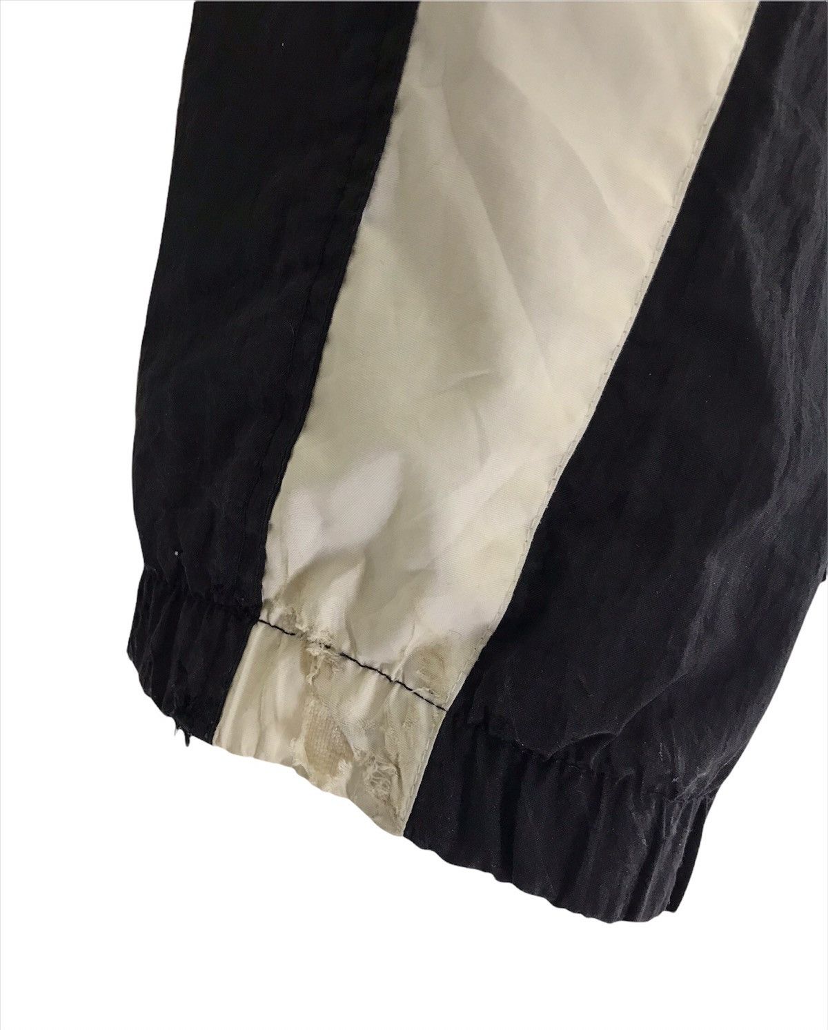 Nike × Vintage Vintage Nike Spell Out Pull Over Windbreaker Jacket Size US L / EU 52-54 / 3 - 5 Thumbnail