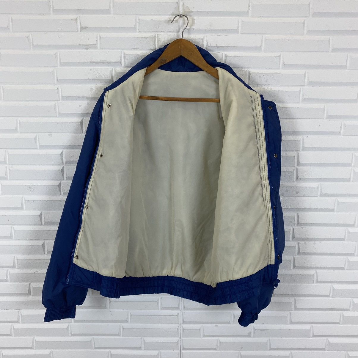 Vintage VINTAGE BOSS COFFEE BIG LOGO BOMBER JACKET Size US L / EU 52-54 / 3 - 9 Thumbnail