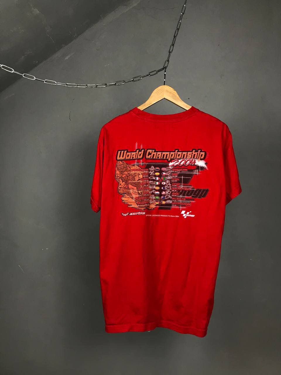Band Tees Racing 2004 Valenciano vintage tour overprinted tee Size US M / EU 48-50 / 2 - 6 Thumbnail