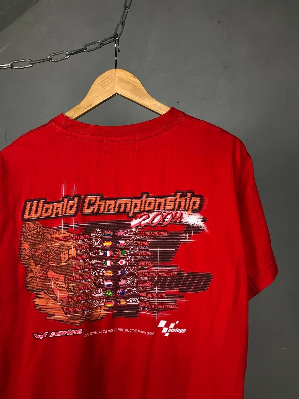 Band Tees Racing 2004 Valenciano vintage tour overprinted tee Size US M / EU 48-50 / 2 - 7 Thumbnail