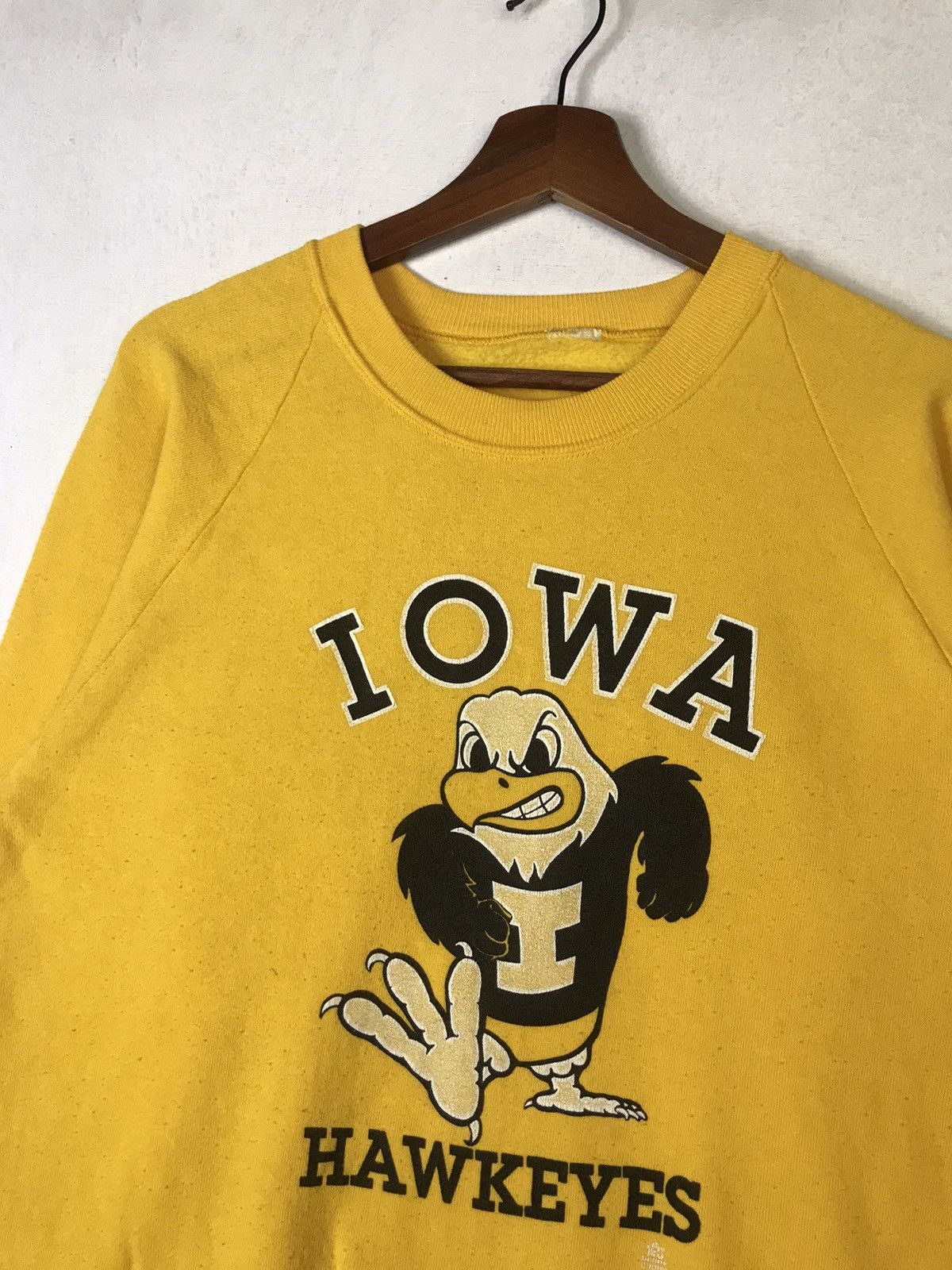 Vintage 90s IOWA Hawkeyes Athletic Crewneck Sweatshirt Size US M / EU 48-50 / 2 - 3 Thumbnail